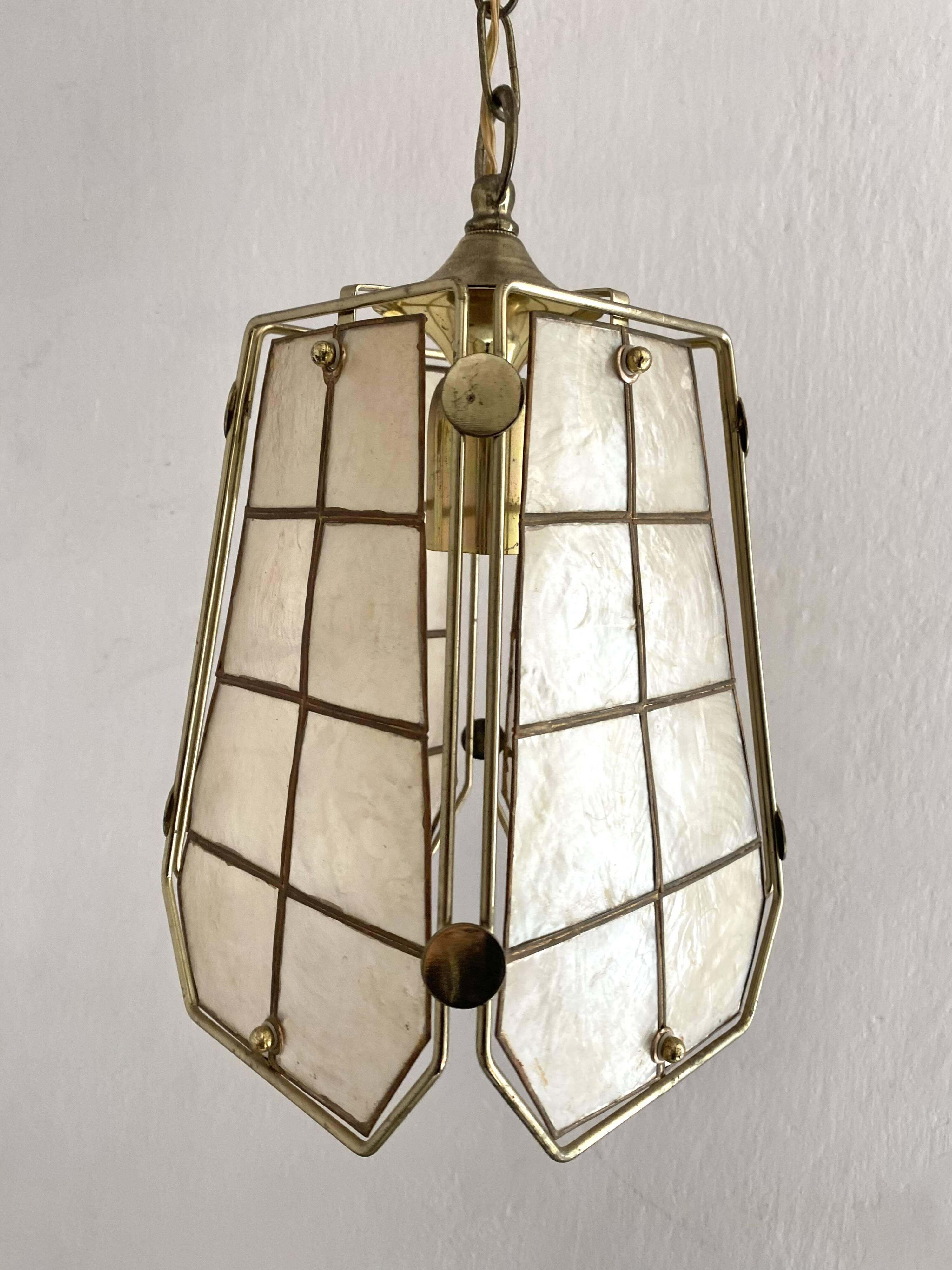 Suspension vintage en nacre et laiton