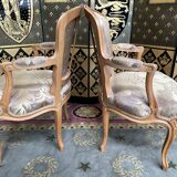 Paire de fauteuils cabriolets de style Louis XV