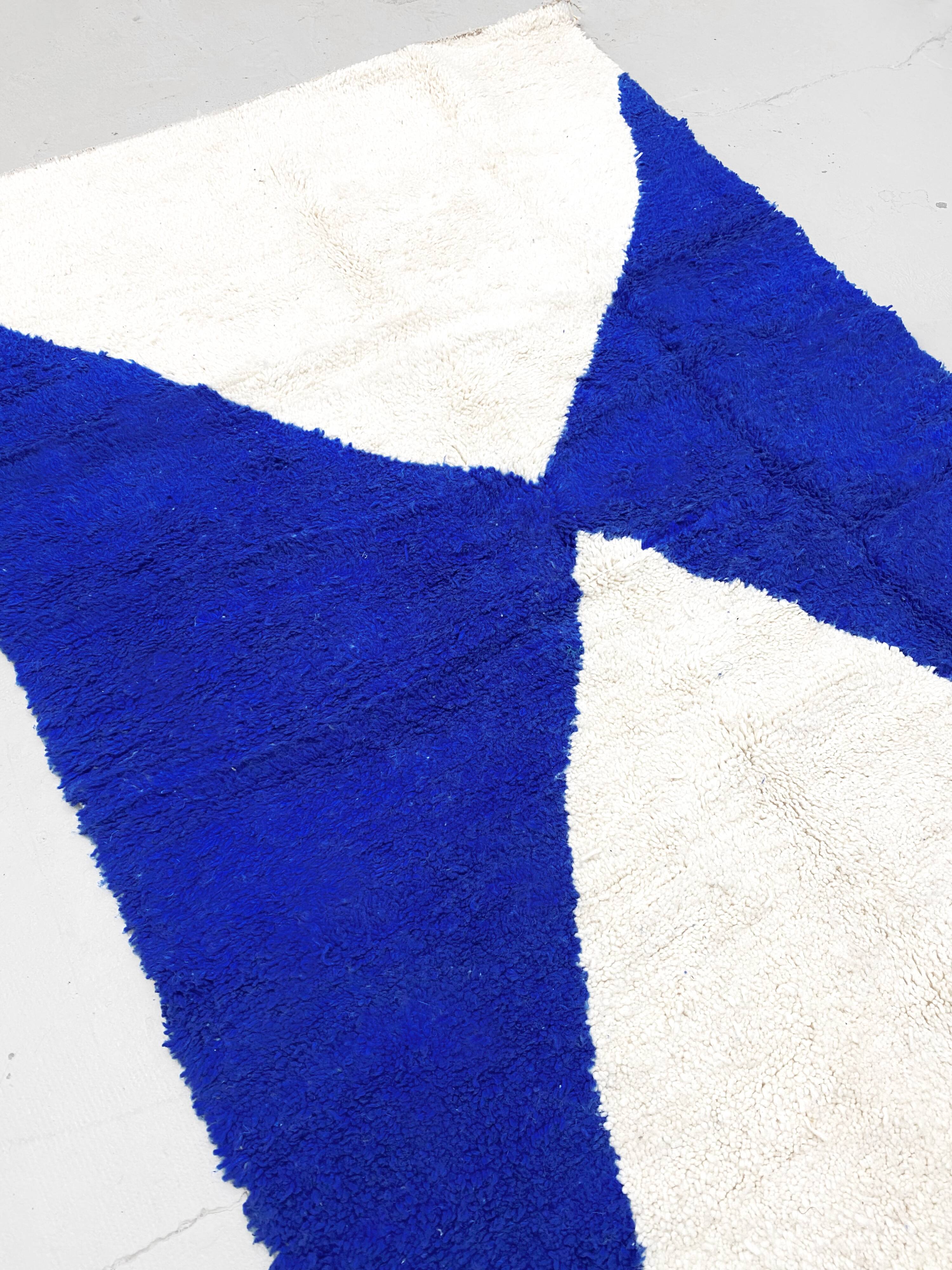 Moroccan Berber Beni Ouarain rug with blue patterns, 2.40x1.60m