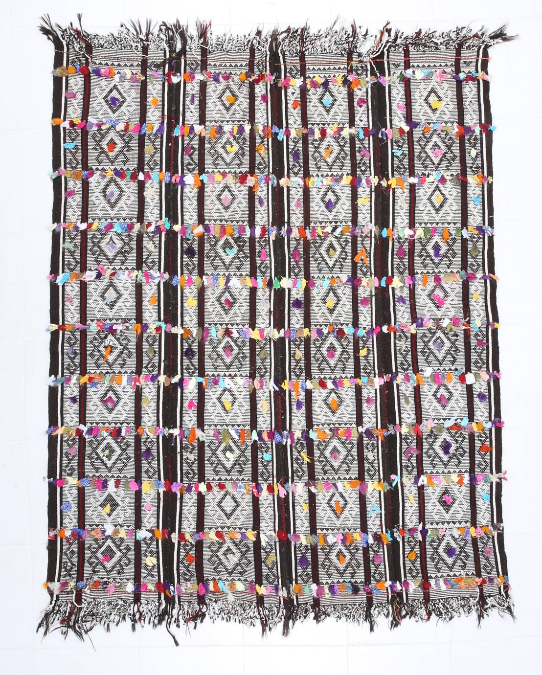 Tapis kilim turc blanc et noir