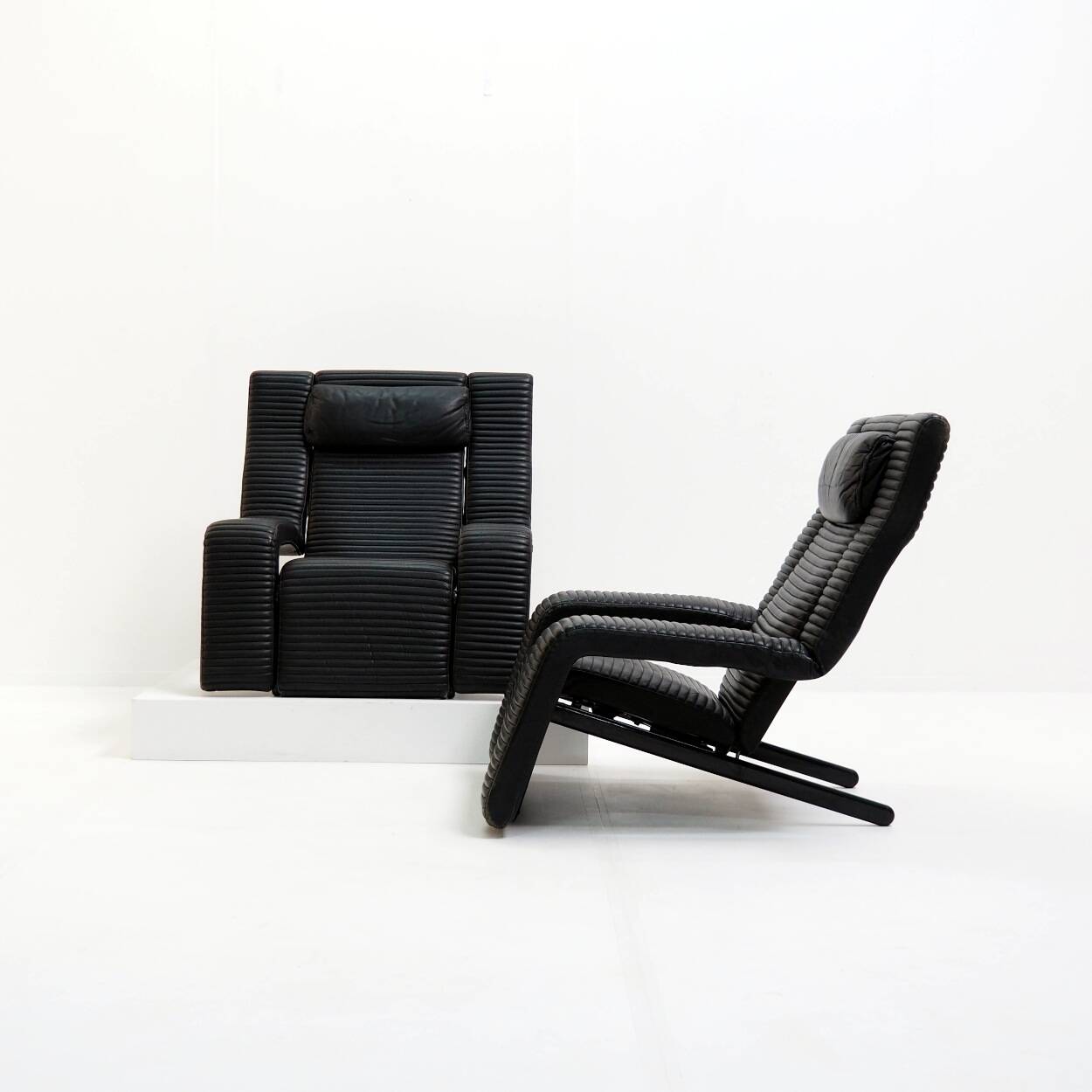 Set of Postmodern Reclining Loungechairs by G.P. Vitelli & T. Ammannati for Brunati Italy