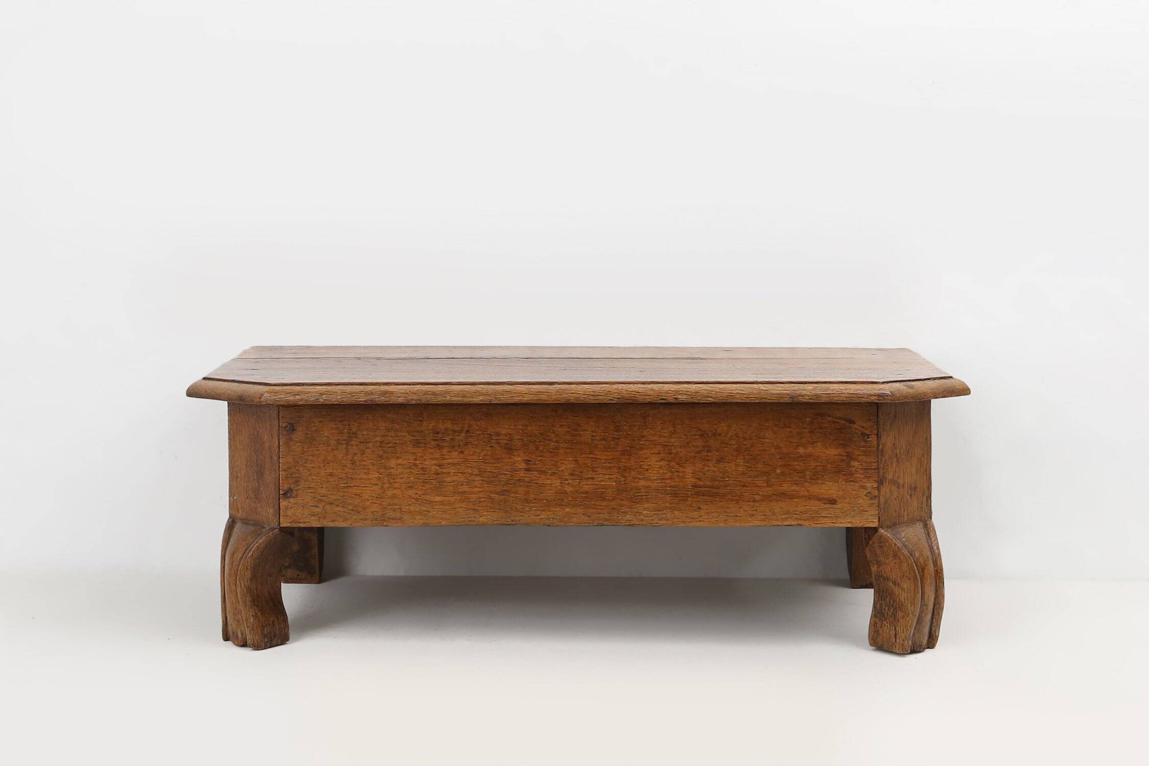 Tabouret d'église rustique en chêne massif, France, vers 1900