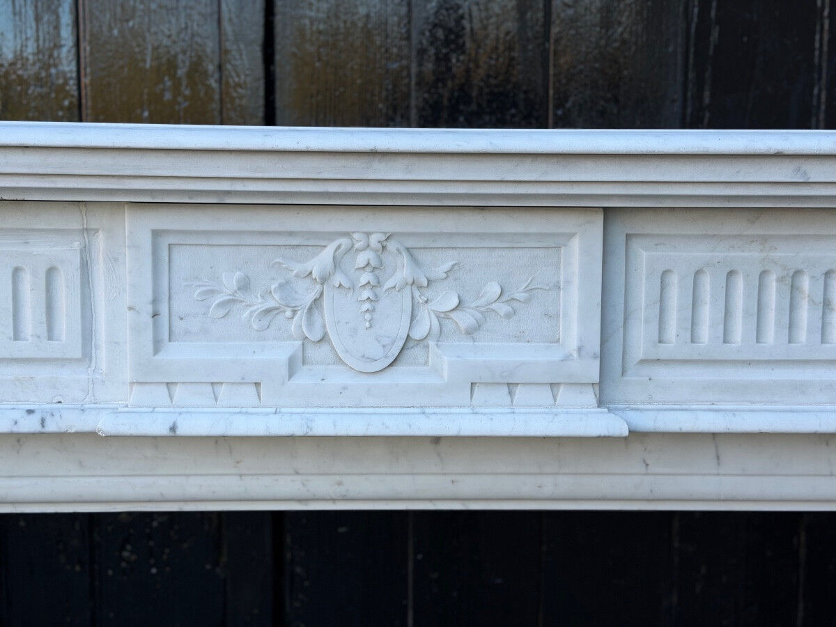 Louis XV style fireplace in white Carrara marble circa 1880