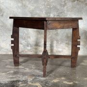 Coffee table, petite table basse indonésienne ancienne moderniste en teck