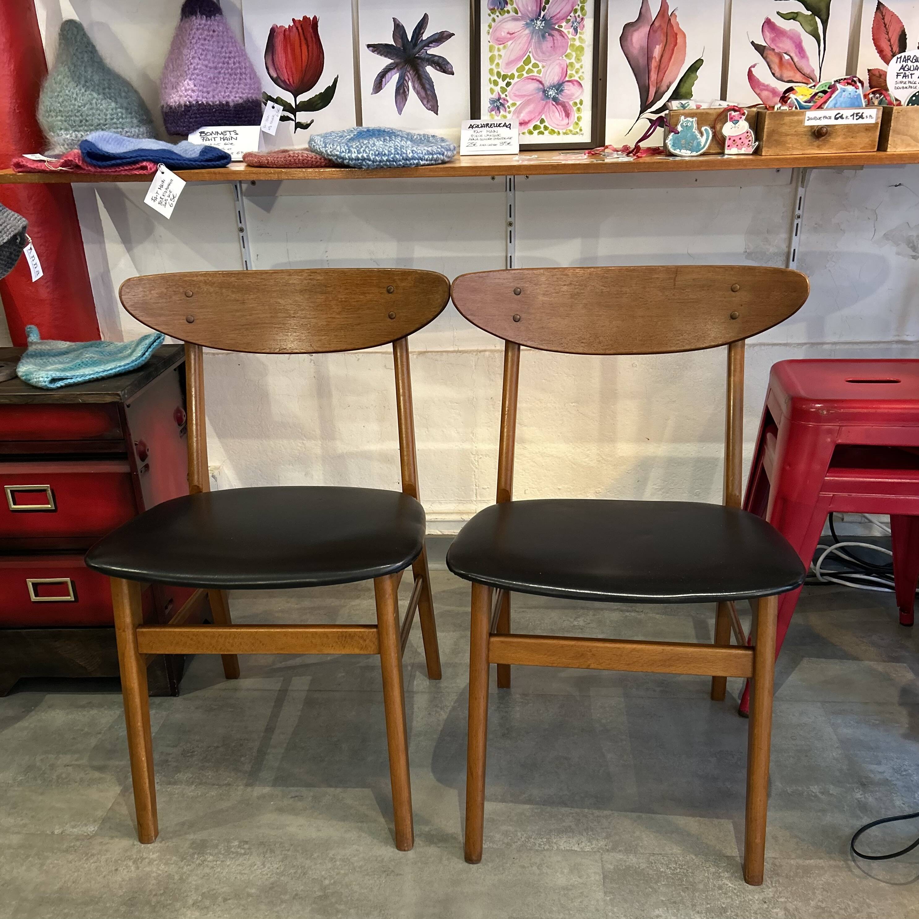Pair of Danish Scandinavian chairs from the 1960s