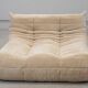 Chaise longue Togo en tissu velours côtelé blanc attribuée à Michel Ducaroy pour Ligne Roset, 1974.