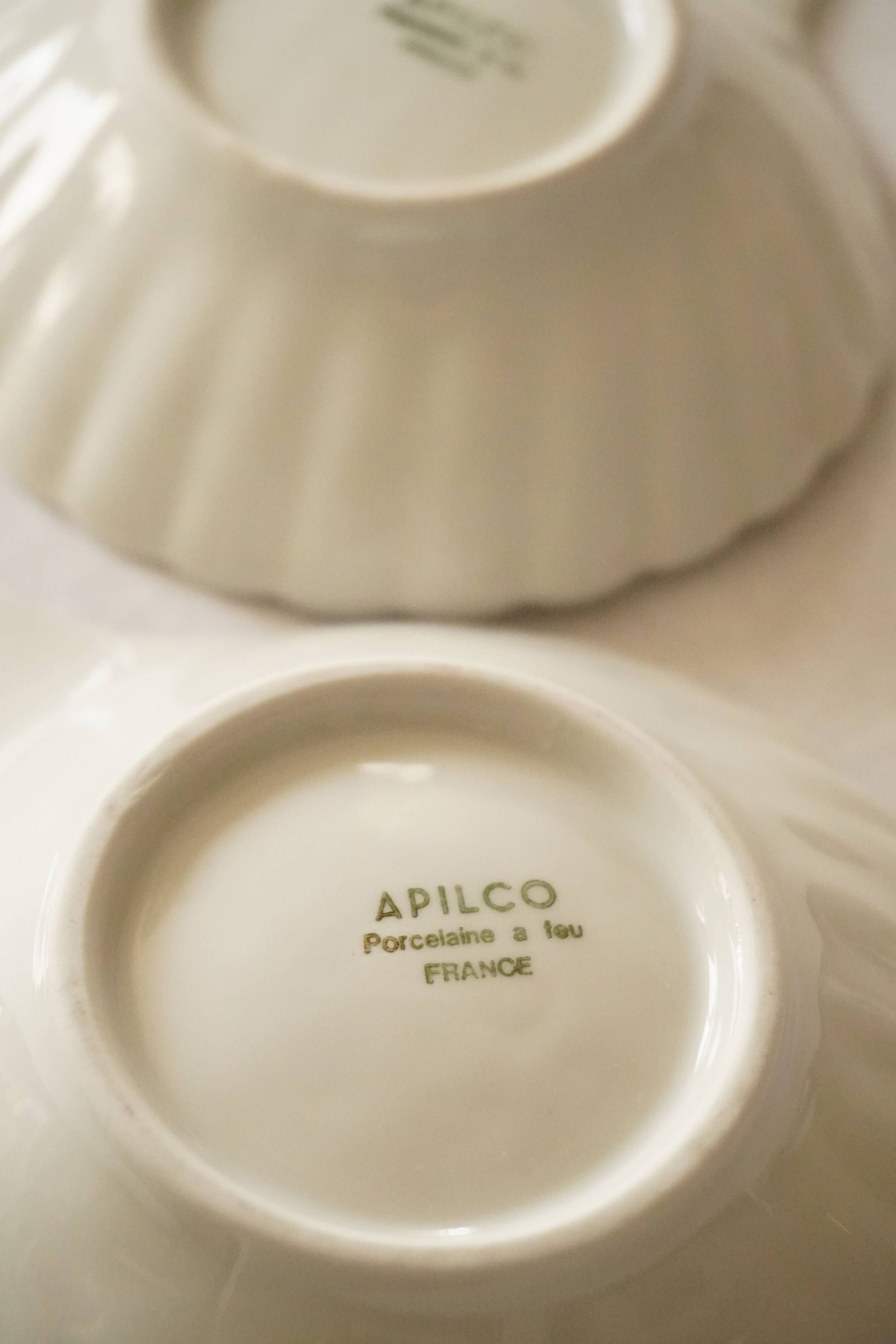 Set of 2 white porcelain scallop shell bowls, Apilco France