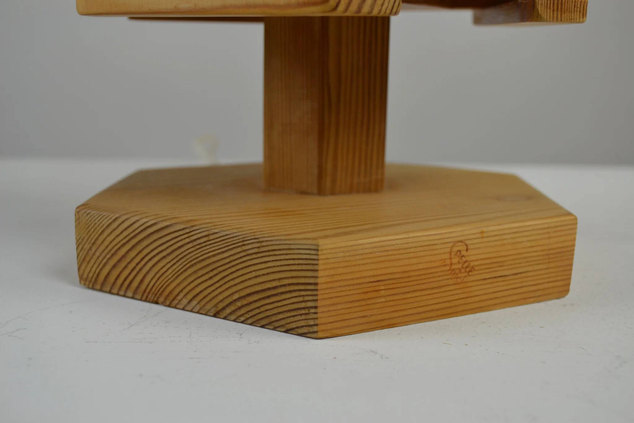 Pine table lamp by Pelle Snickare, Sweden, 1970s