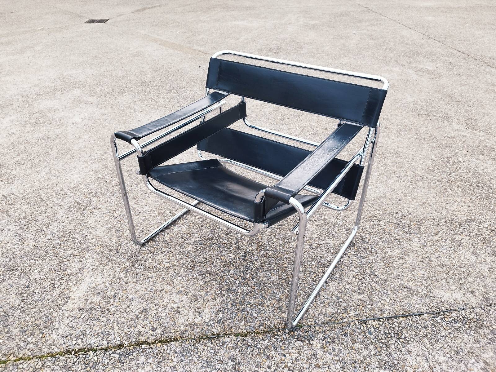 B3 Wassily armchair by Marcel Breuer design