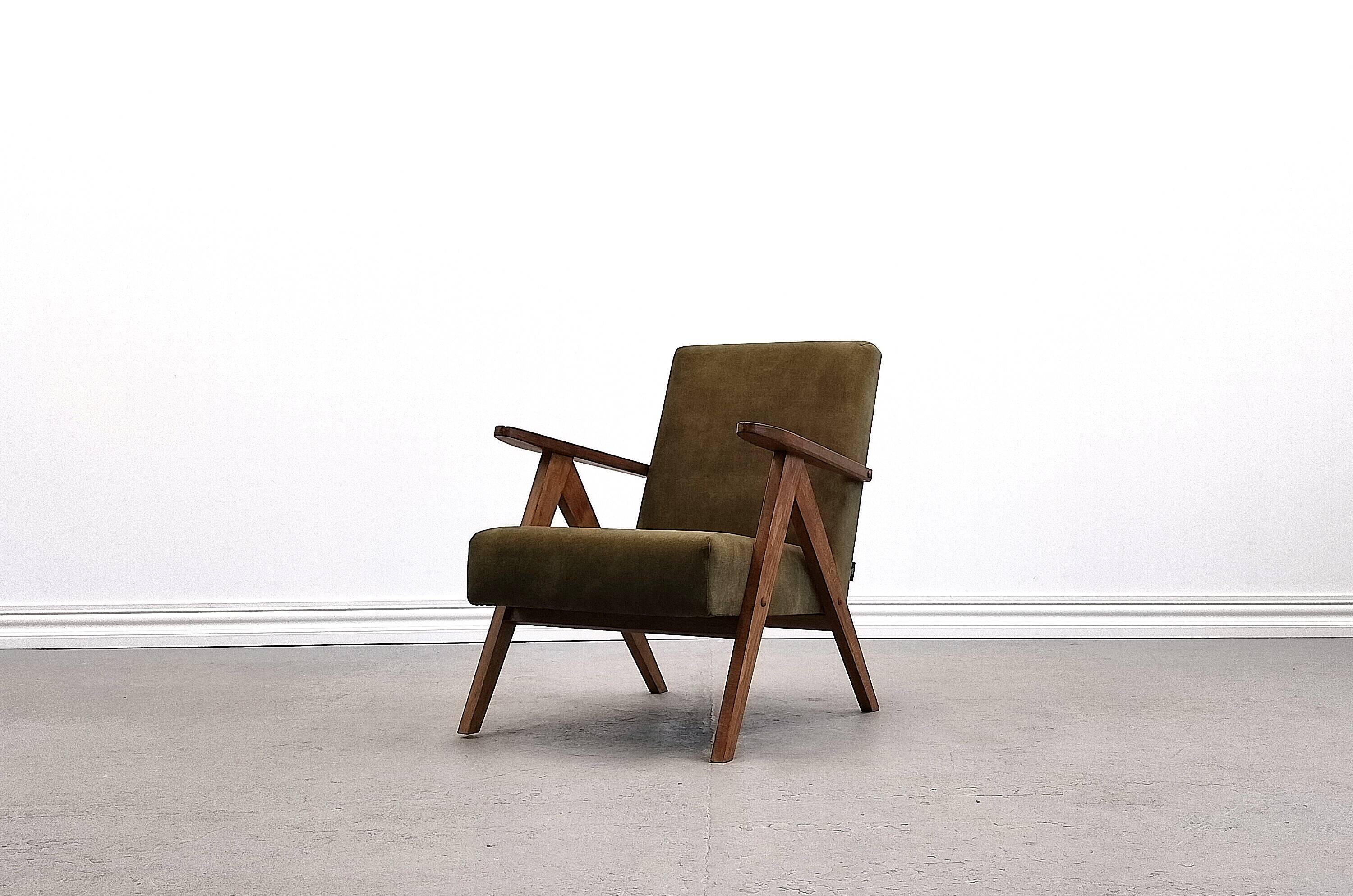 Mid Century Easy Chair Model B - 310 Var in Forest Green Velvet