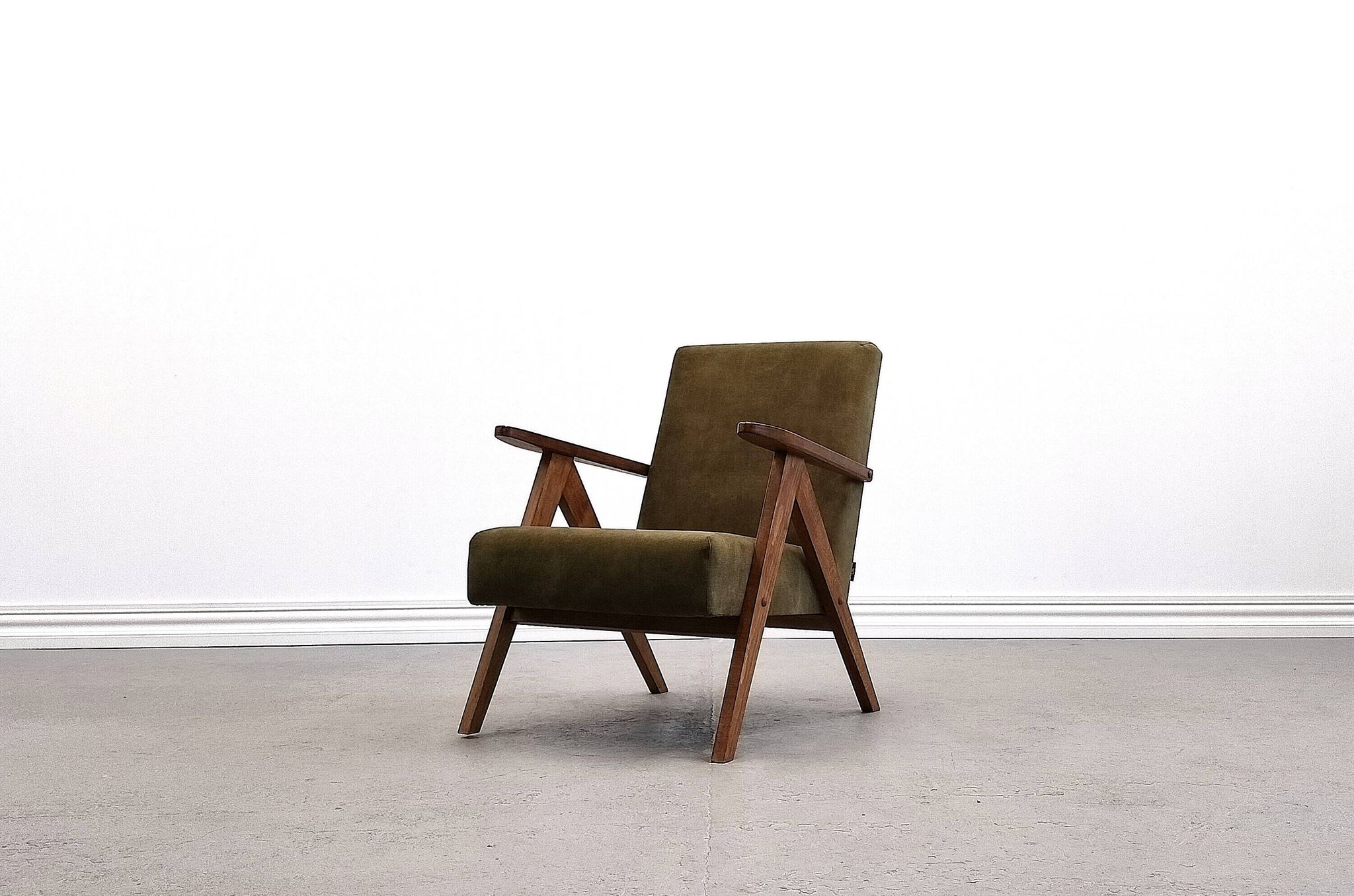 Mid Century Easy Chair Model B - 310 Var in Forest Green Velvet