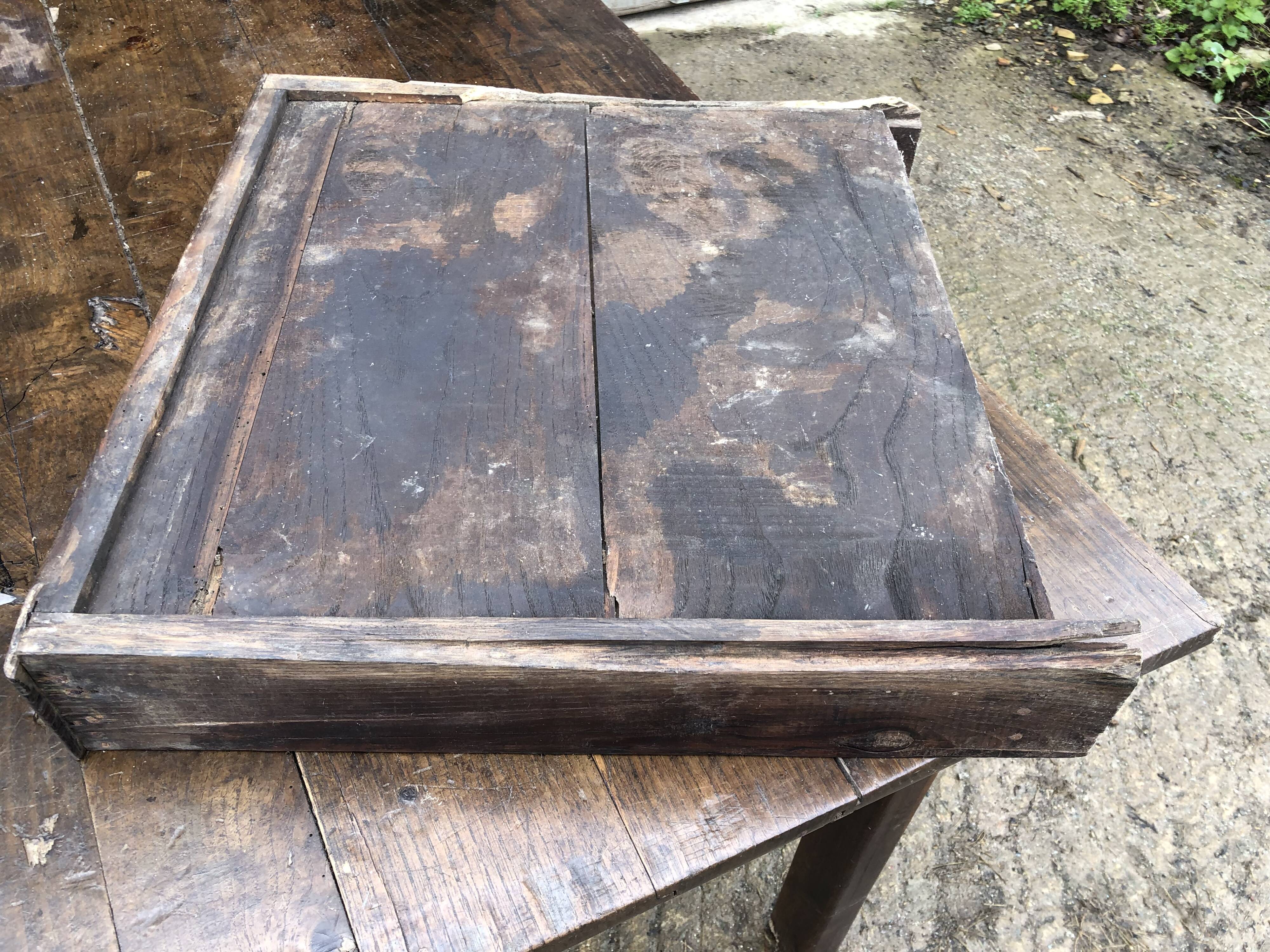 Rustic antique farmhouse table in solid oak with 1 drawer.