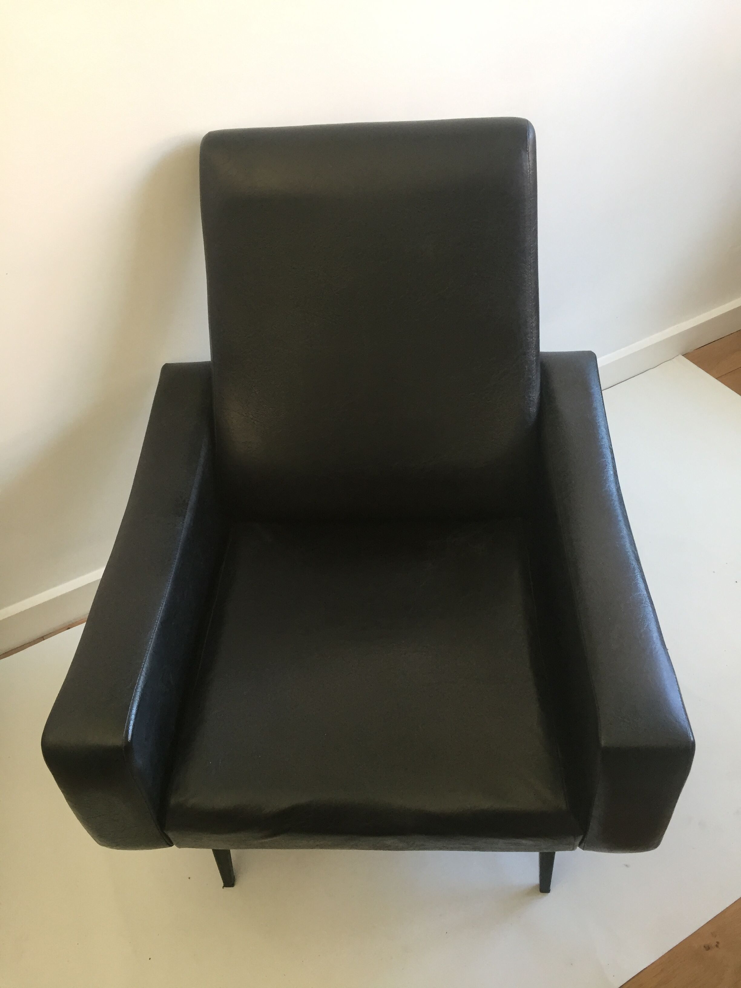 Armchair 60s black skai