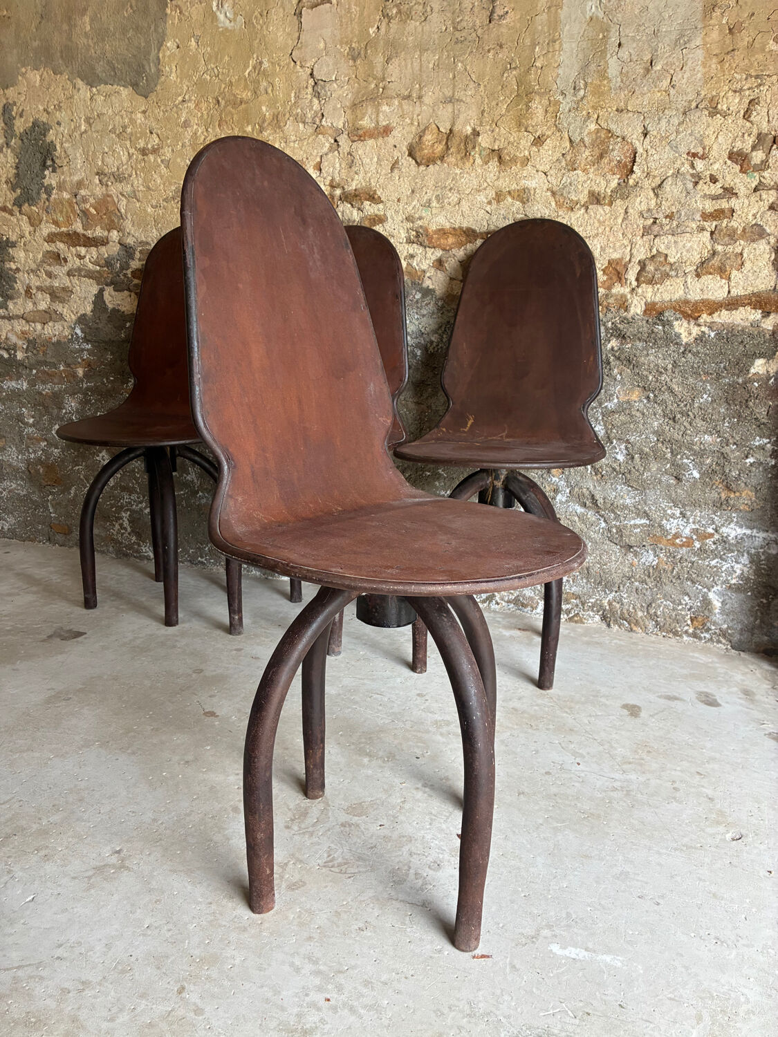 4 chaises industrielles vintage