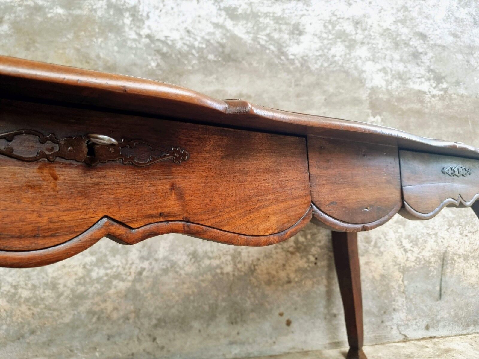 Table à manger, table d'appoint, bureau noyer 70x173cm