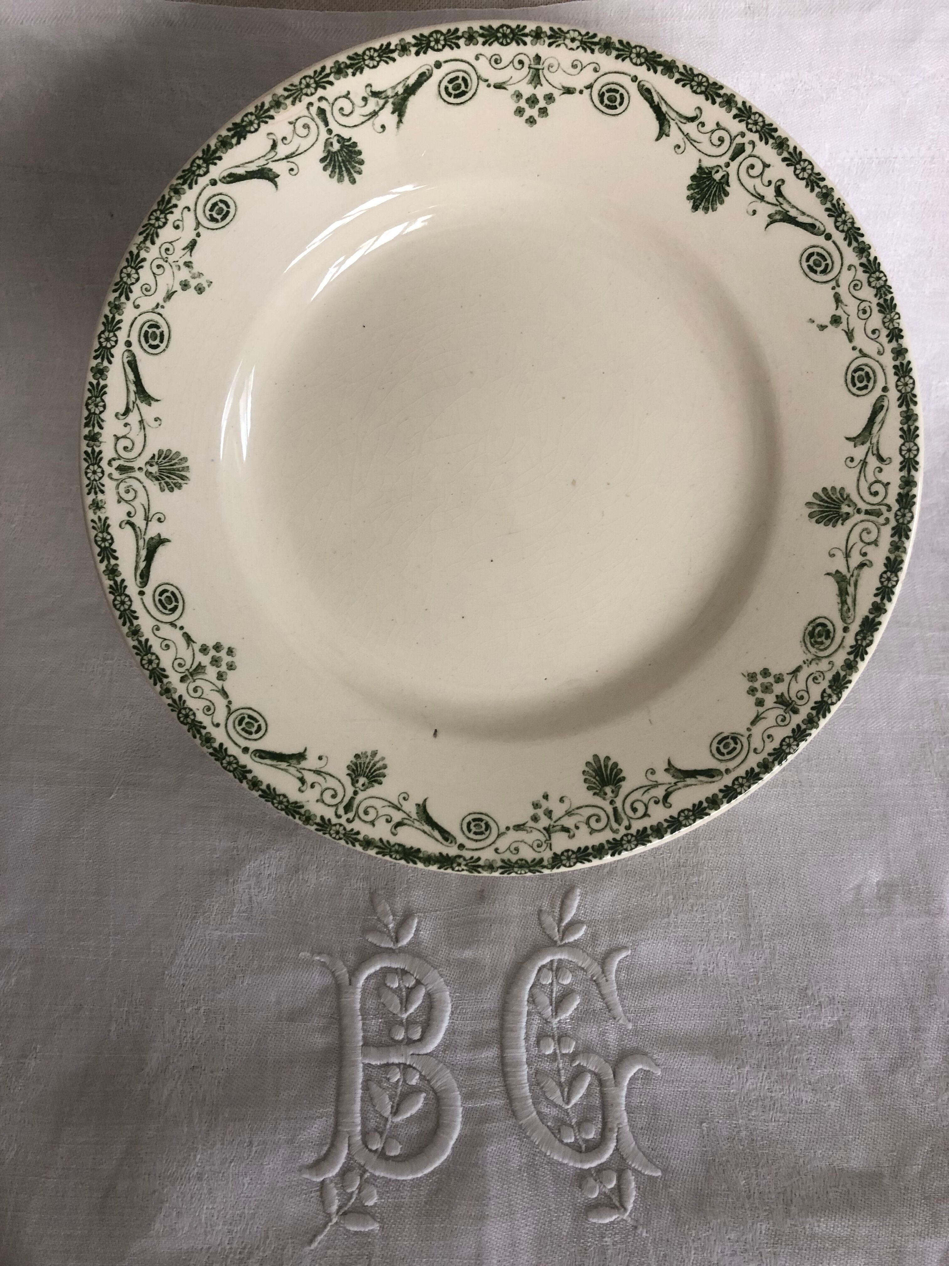 Dish on piedouche earthenware, vintage BHV crockery