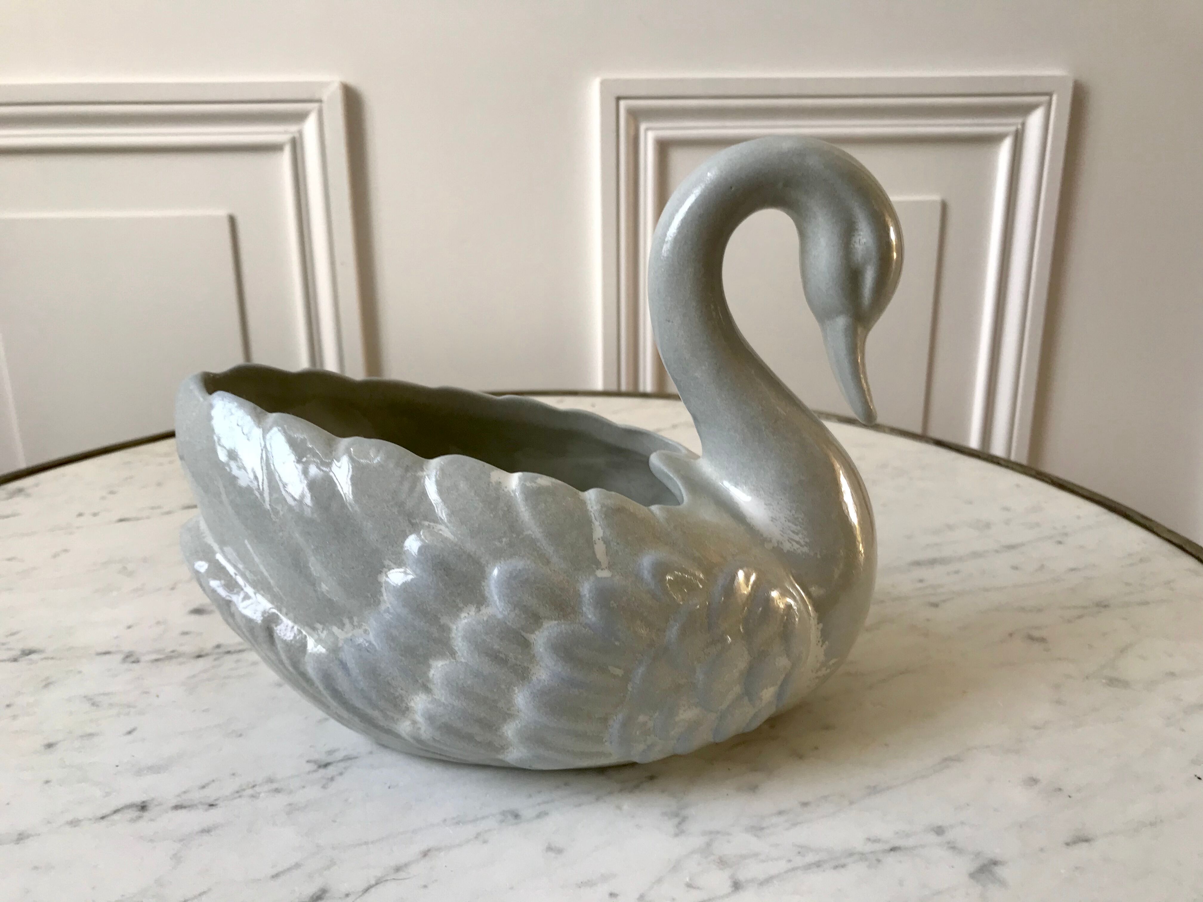 Empty ceramic swan pocket 60s