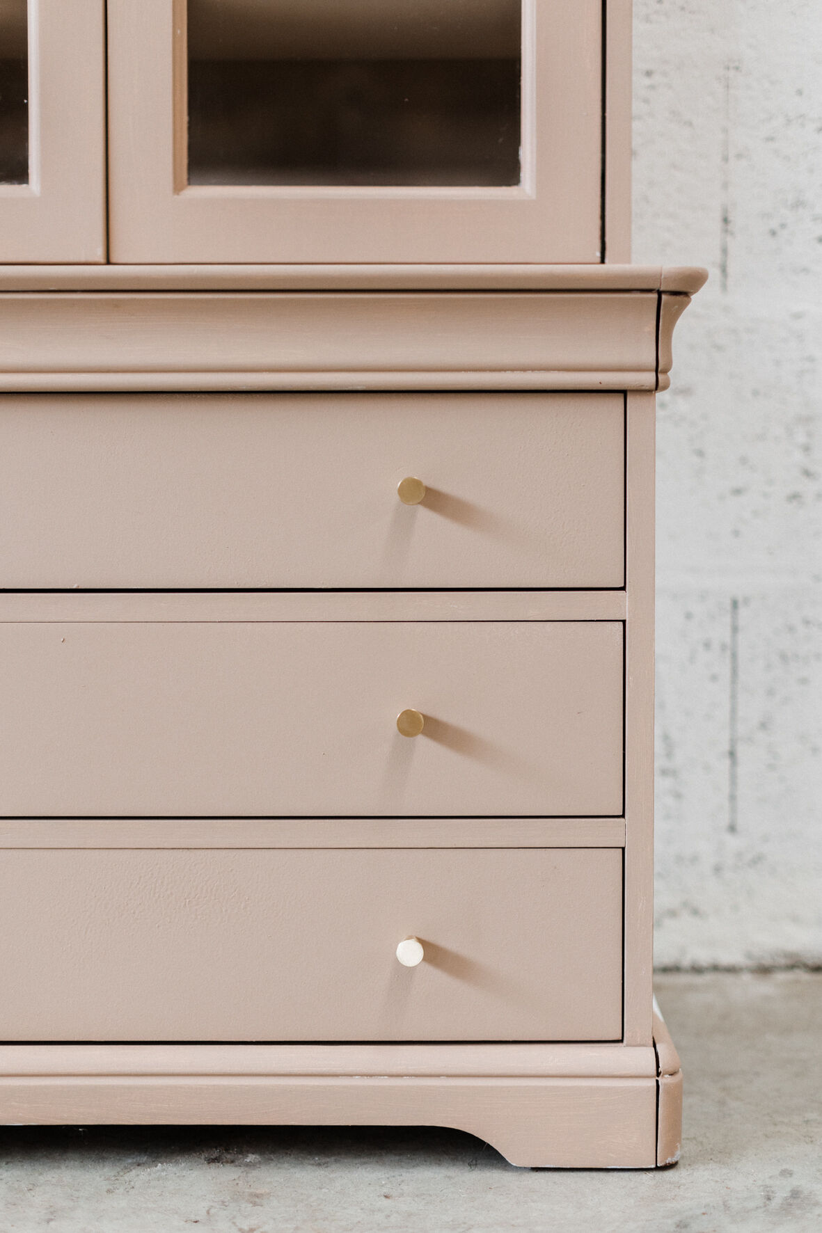 Furniture type Showcase 2 doors / 3 drawers – Hemp "Arum"