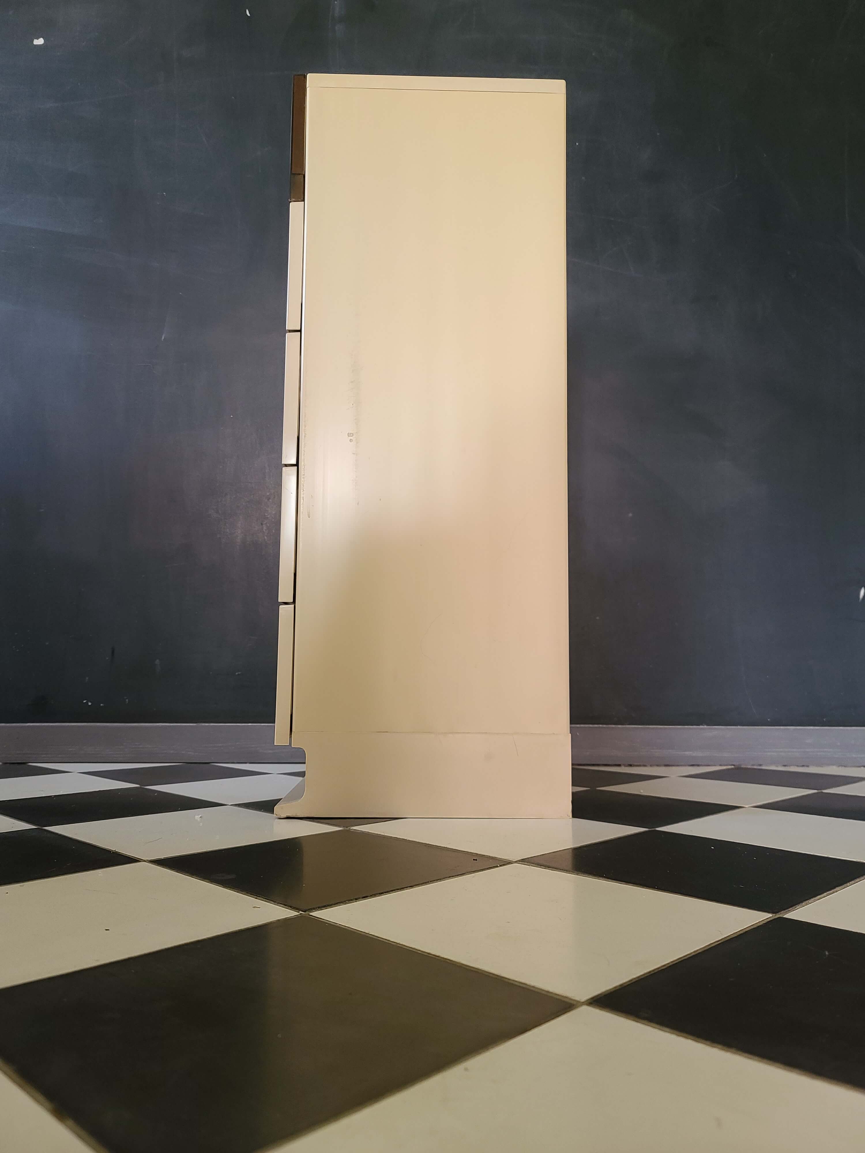 Vintage drawer cabinet