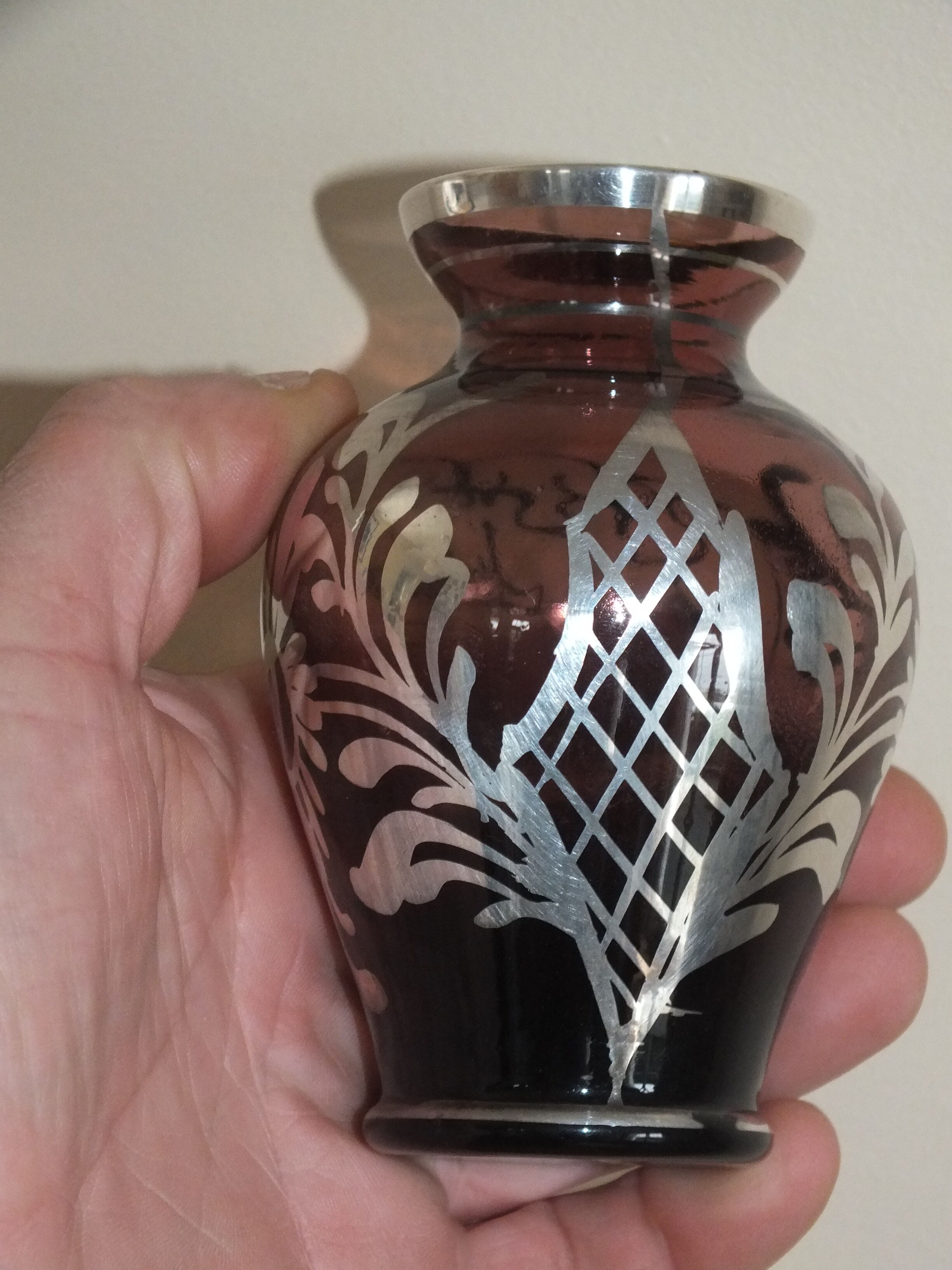 Small Holy Grail vase in purple crystal and silver inlays