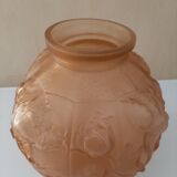 Vase P. De Cagny
