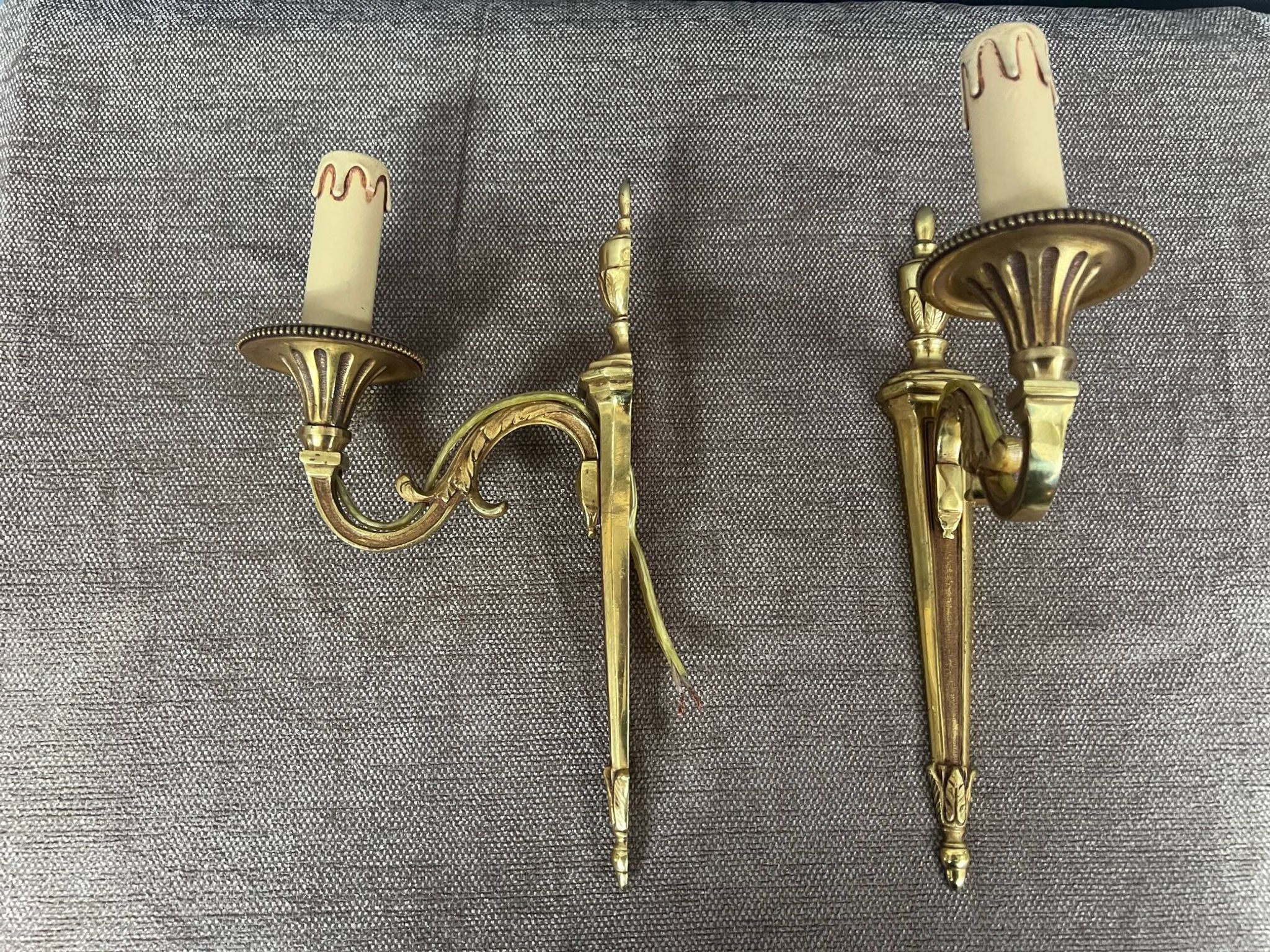 Pair of wall sconces in Louis XVI style. Solid bronze.