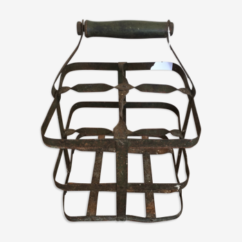 Iron bottle holder