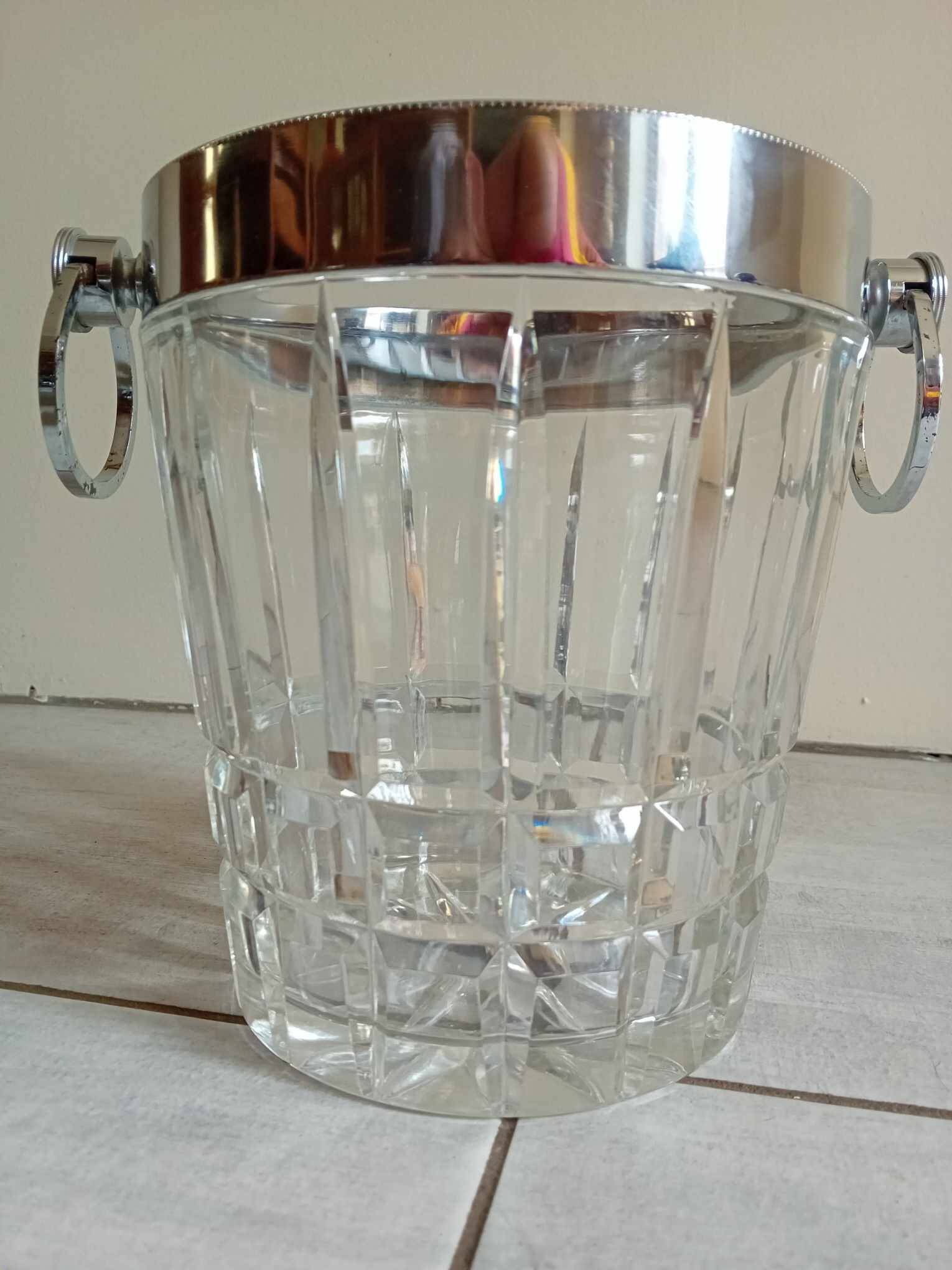 Champagne bucket in crystal 70s