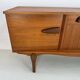 Buffet unique de style art déco des années 60 avec poignées en palissandre.