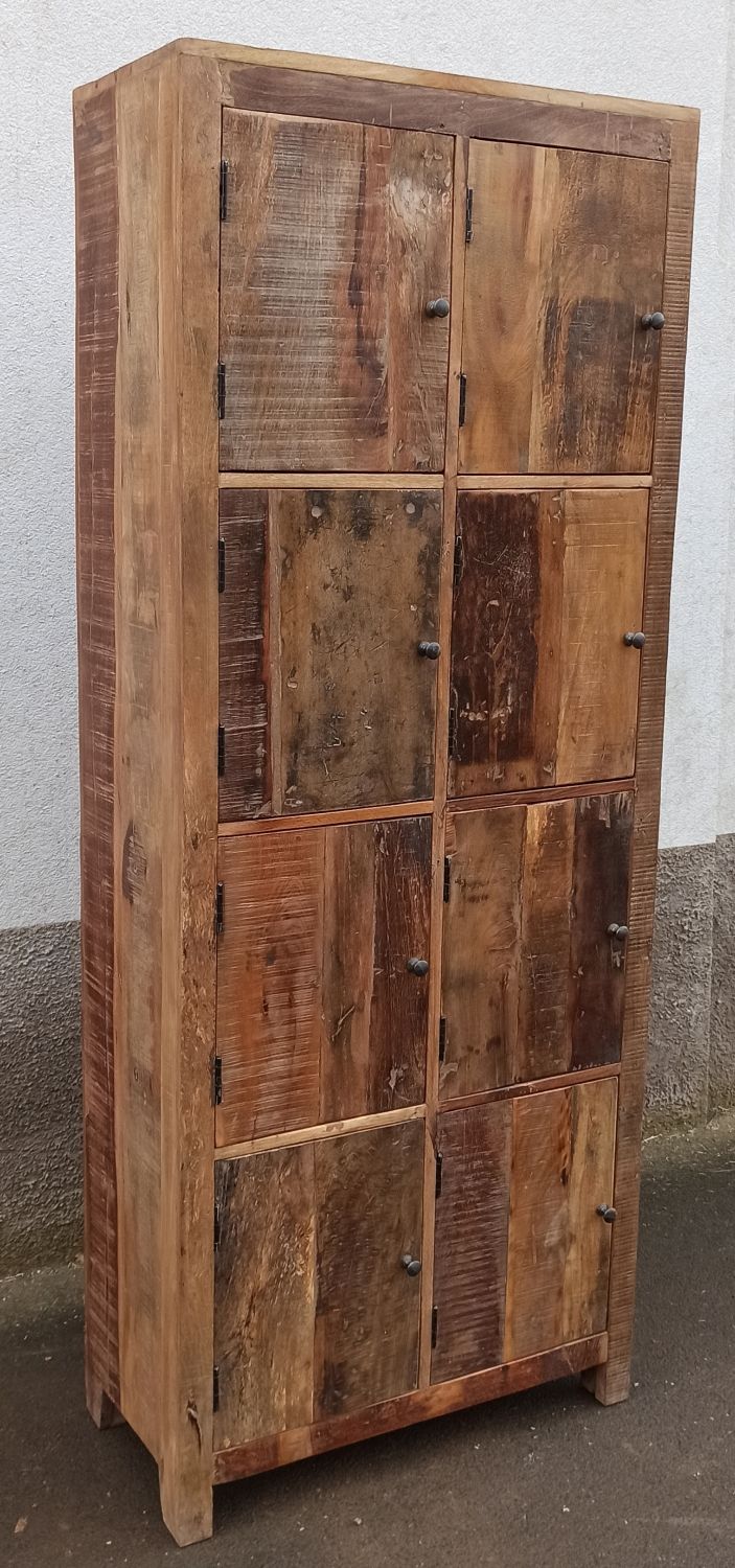 Armoire 8 portes en bois ancien