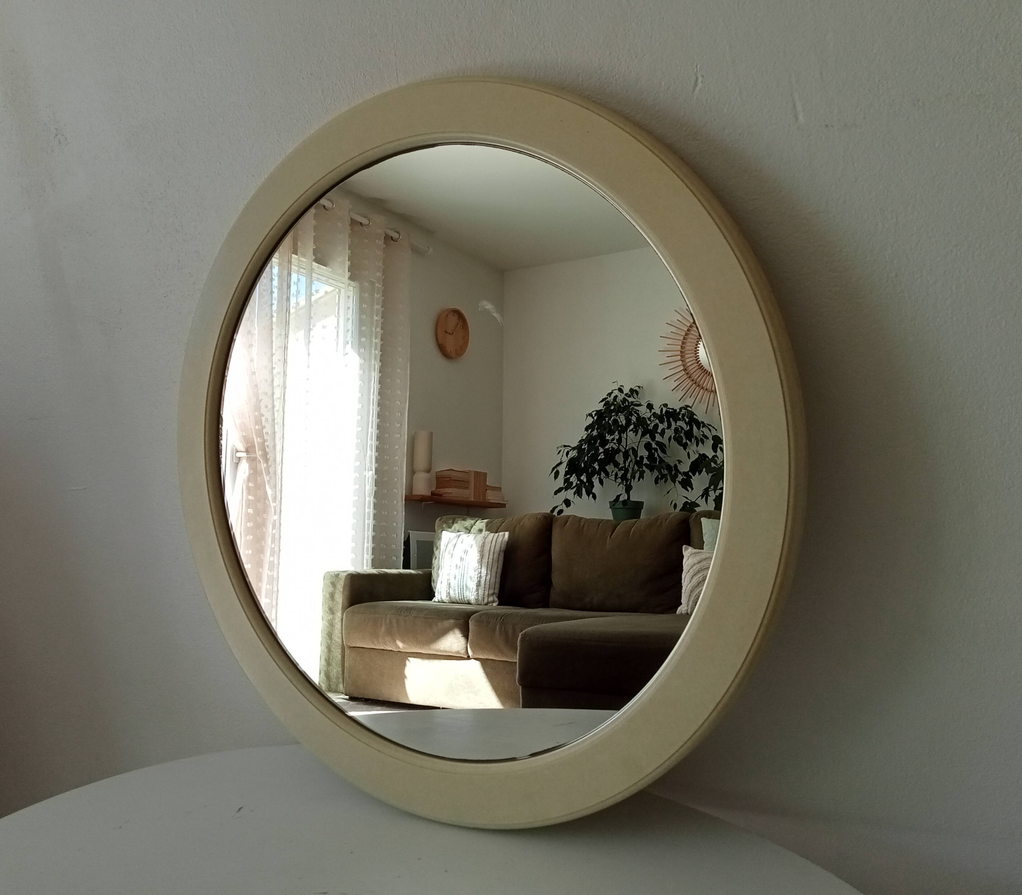 Vintage round mirror from the 70s/80s.