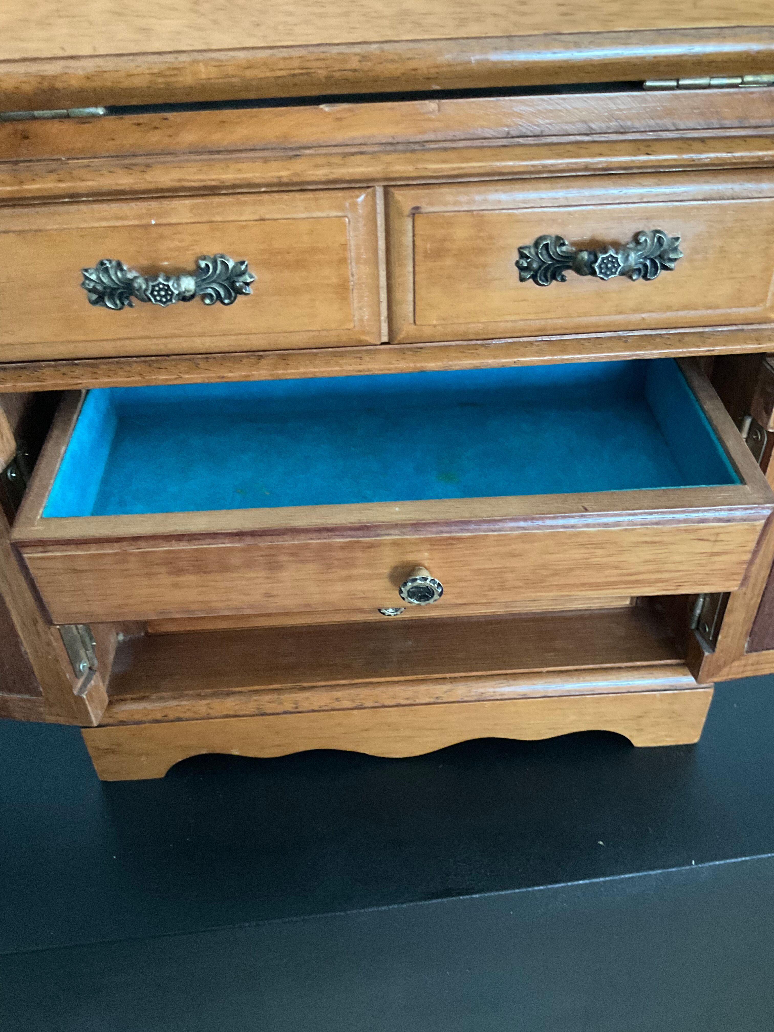 Vintage wooden jewelry box