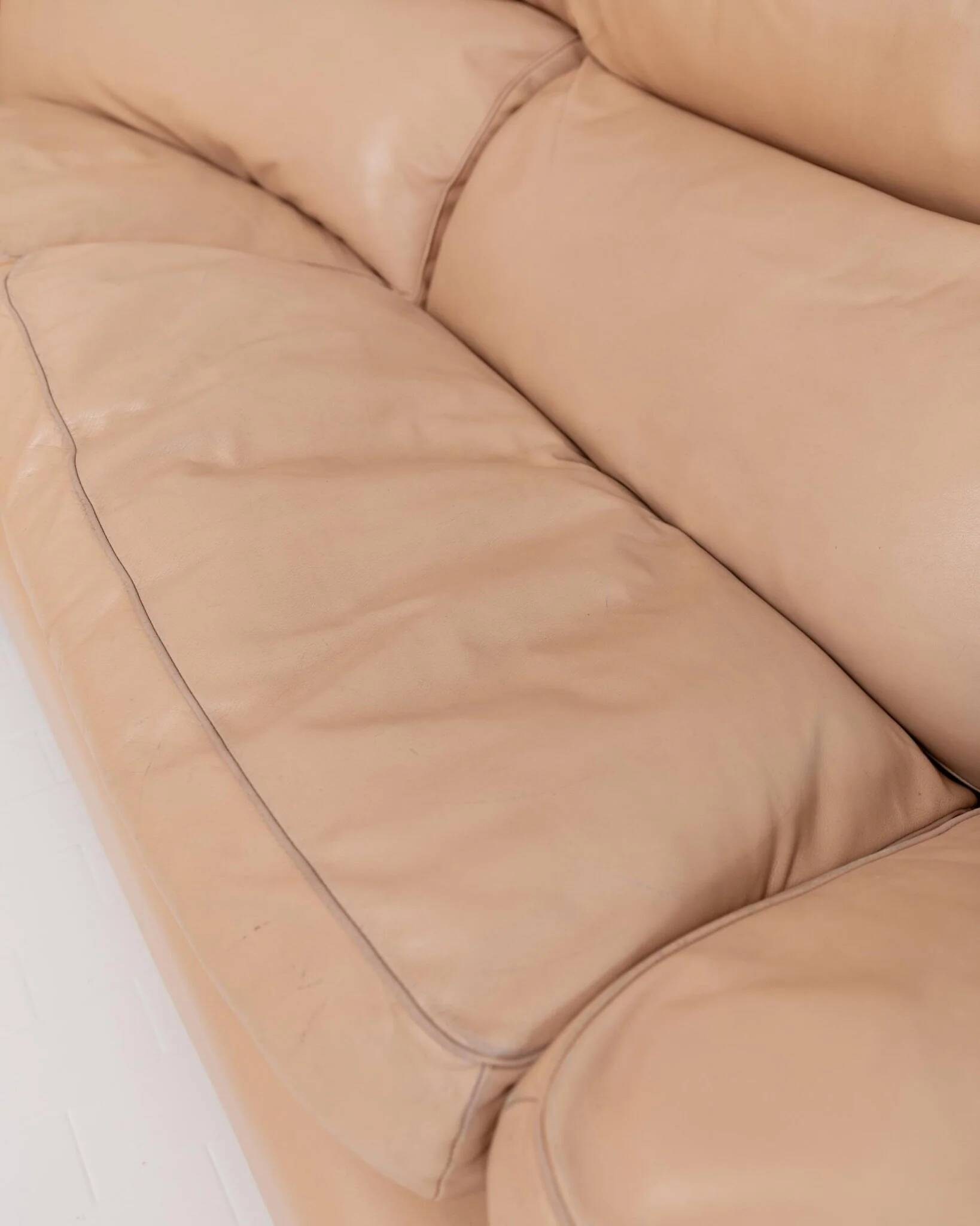 Canapé modulable vintage en cuir des années 1970, couleur blush, par Tito Agnoli pour Poltrona Frau, modèle Petronio, design mid-century, mobilier de luxe