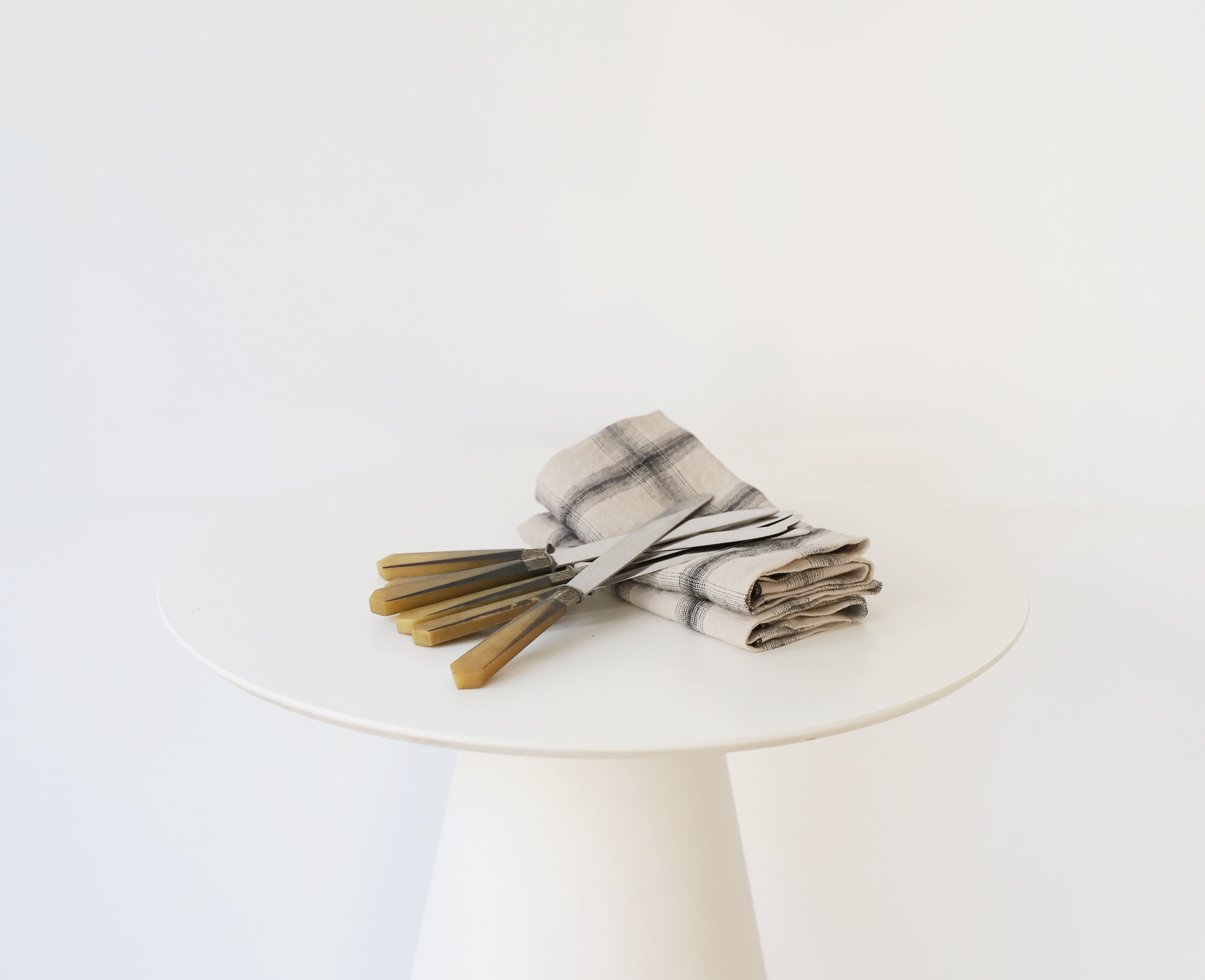 Luncheon of the Boating Party #07 — Box Le Monde Sauvage x Selency