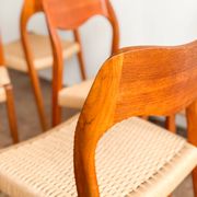 Lot de 8 chaises de salle à manger modèle 71 en teck par Niels O. Møller