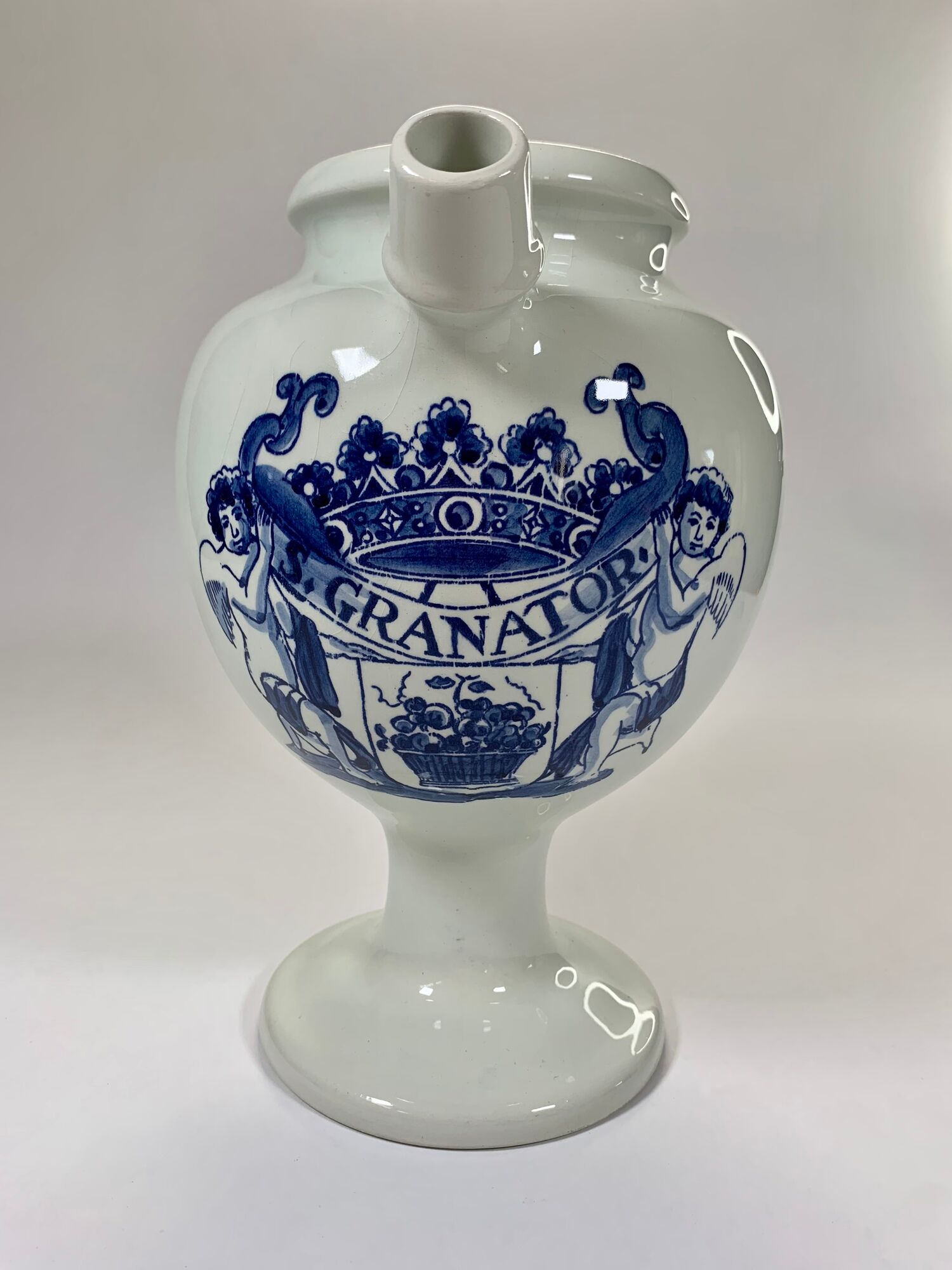 Apothecary pot, pouring model, Delft earthenware pharmacy hand-painted blue décor