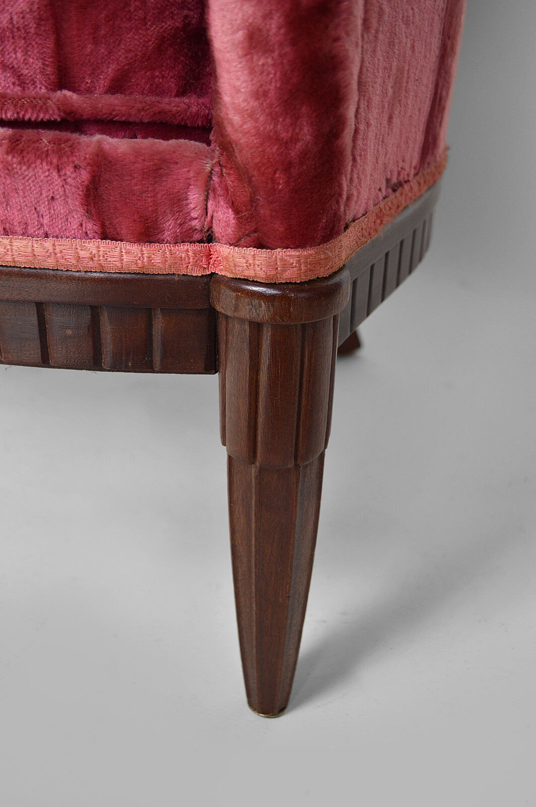 Art Deco Salon by Paul Follot in pink velvet, circa 1920