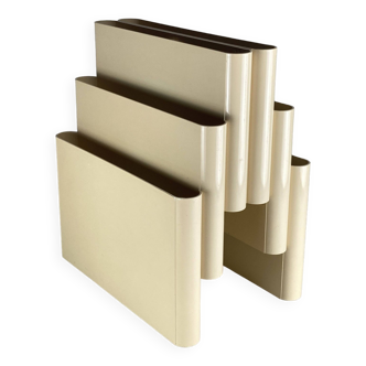 Off white beige magazine rack by Giotto Stoppino for Kartell, Italy 1970s