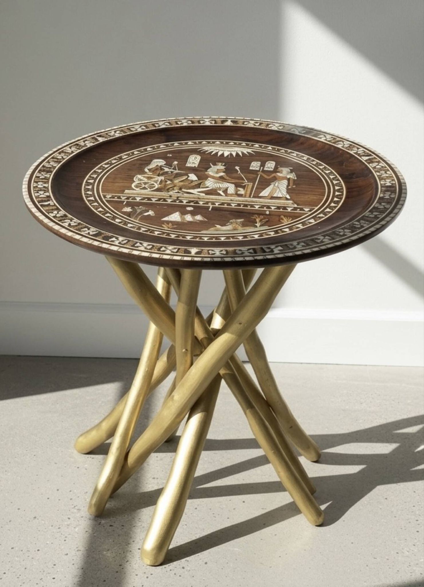 Vintage oriental coffee table in marquetry and mother-of-pearl – Unique piece
