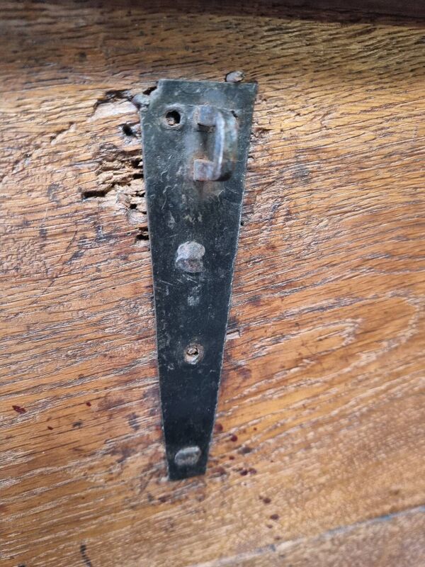 Maie provincial XVIIIeme style Louis XIII