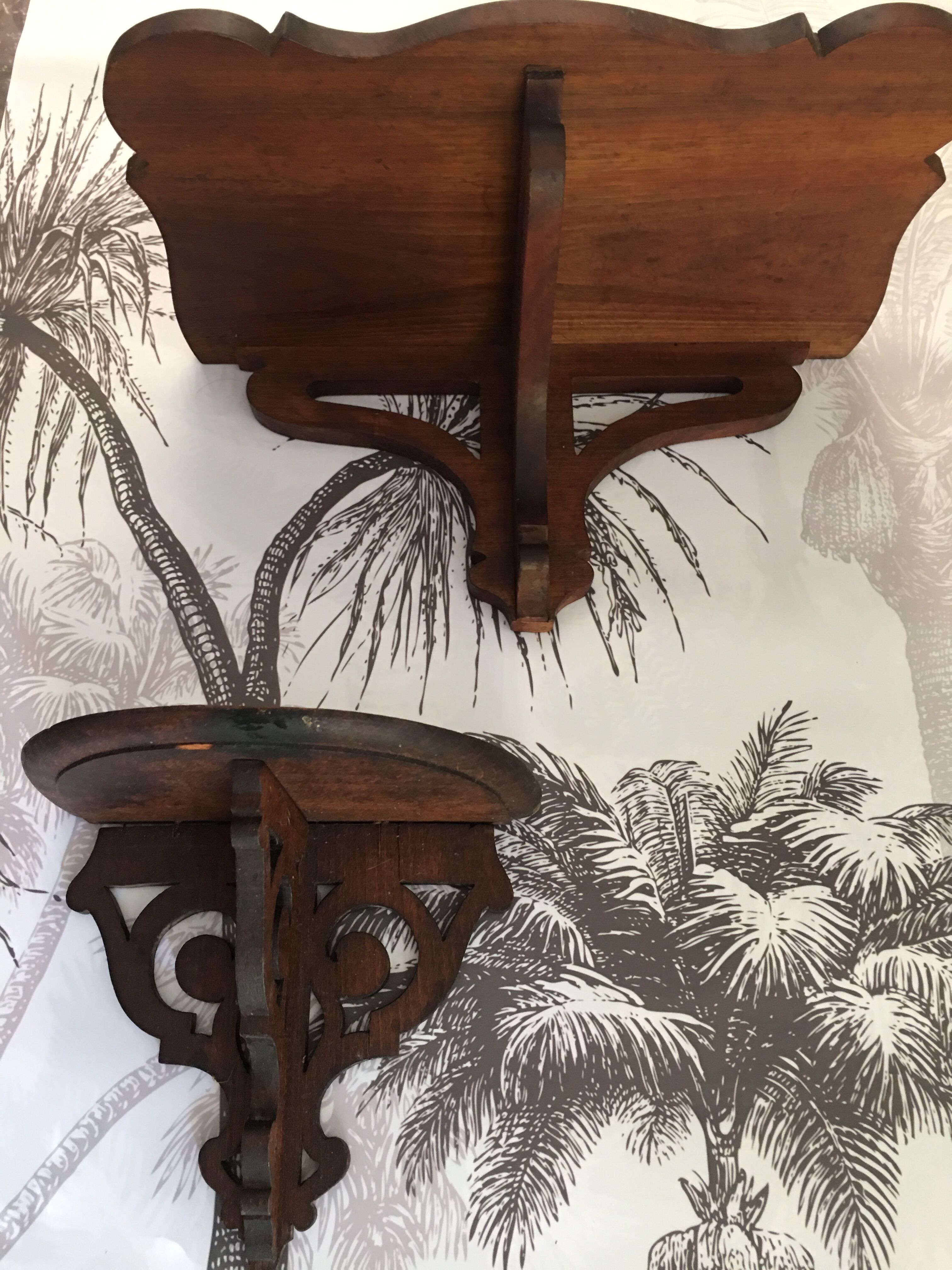 Set of two small vintage shelves