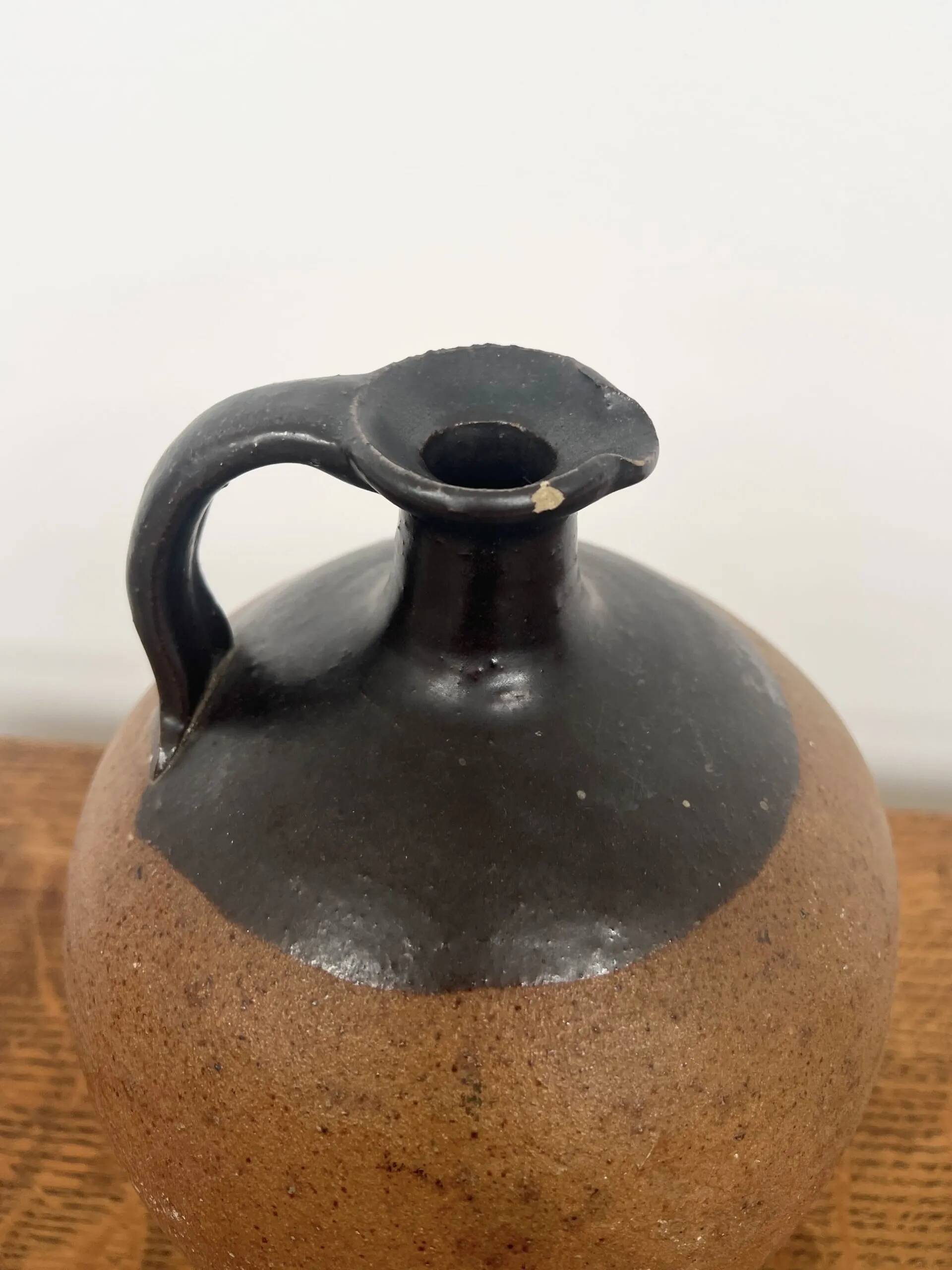Two-tone stoneware jug