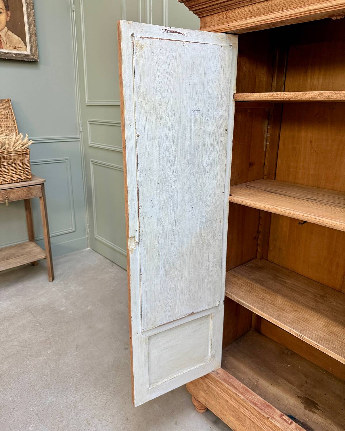 Glass cabinet (renovated)