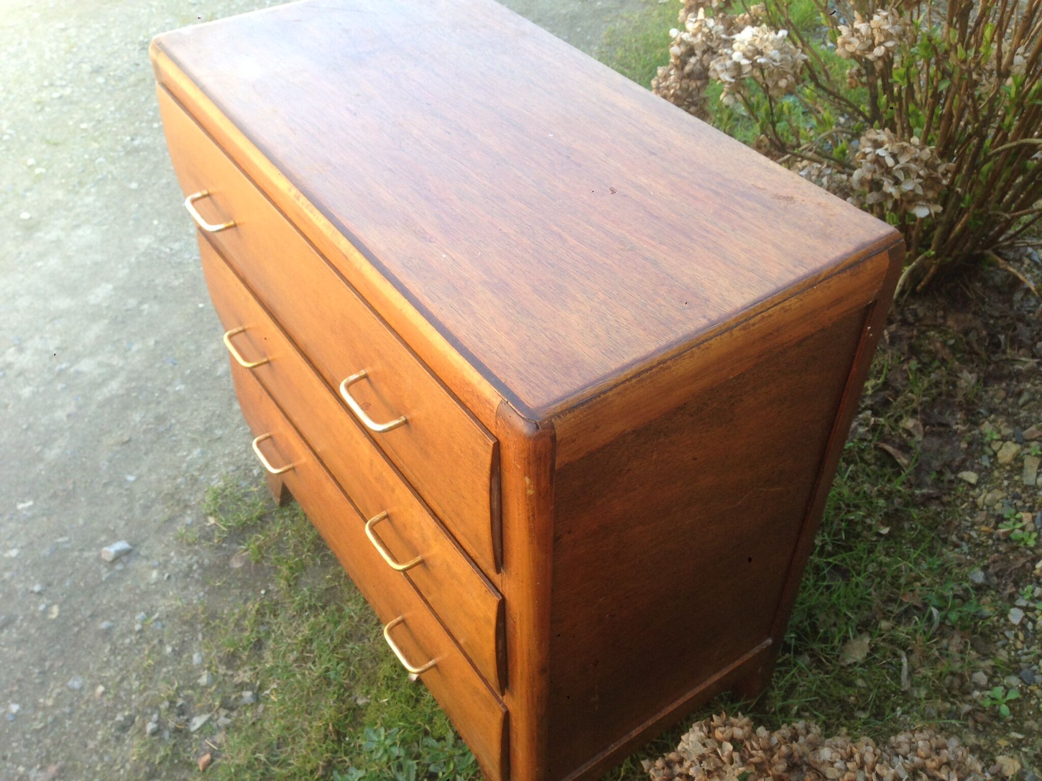 Chest of drawers