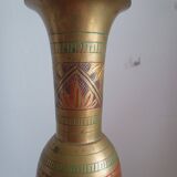 Vase indien laiton ciselé dorures colorées