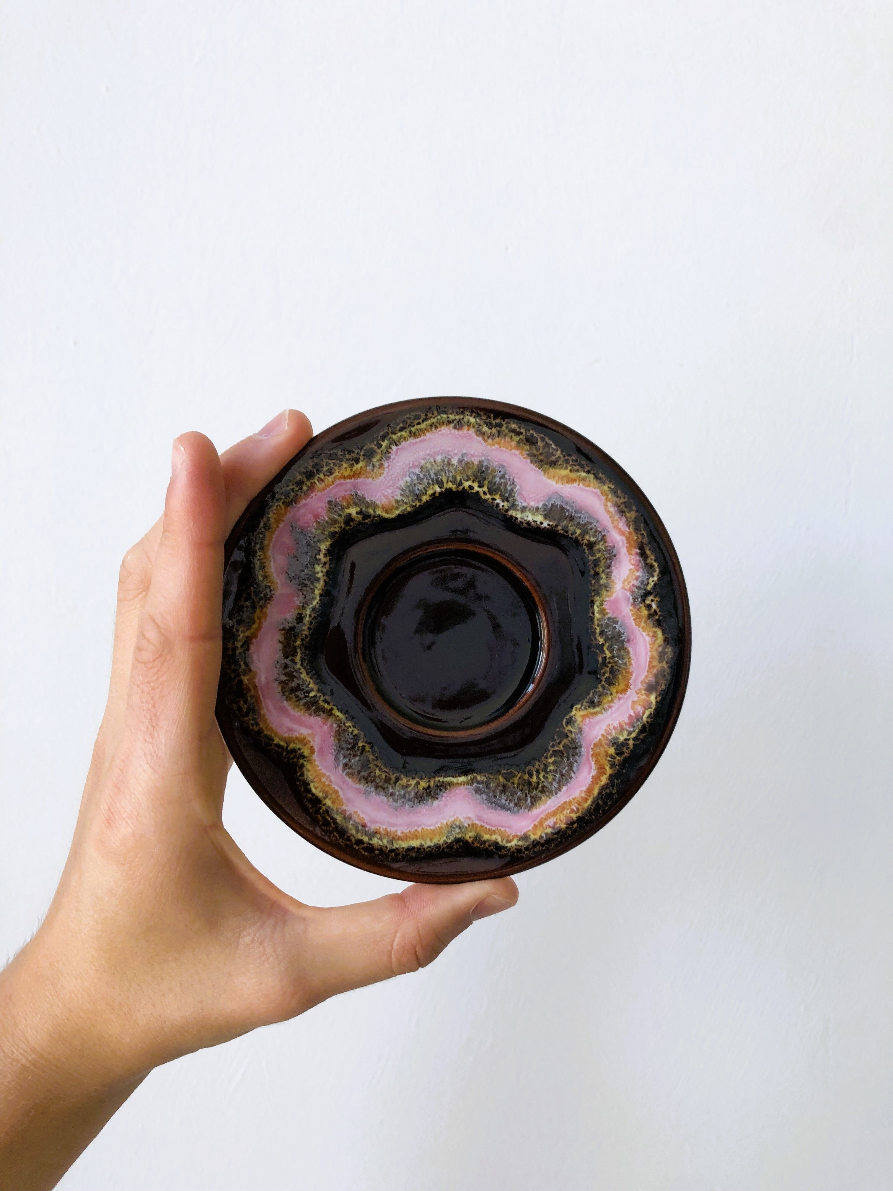 Vallauris coffee cups and bowls Pink and brown