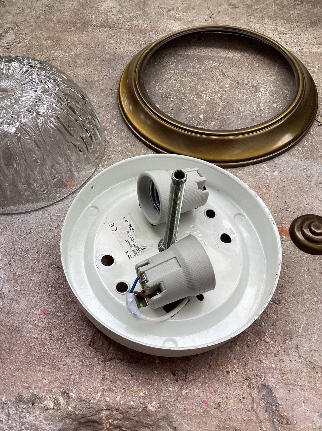 Ceiling light in brass and old molded glass