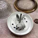 Plafonnier en laiton et verre moulé ancien