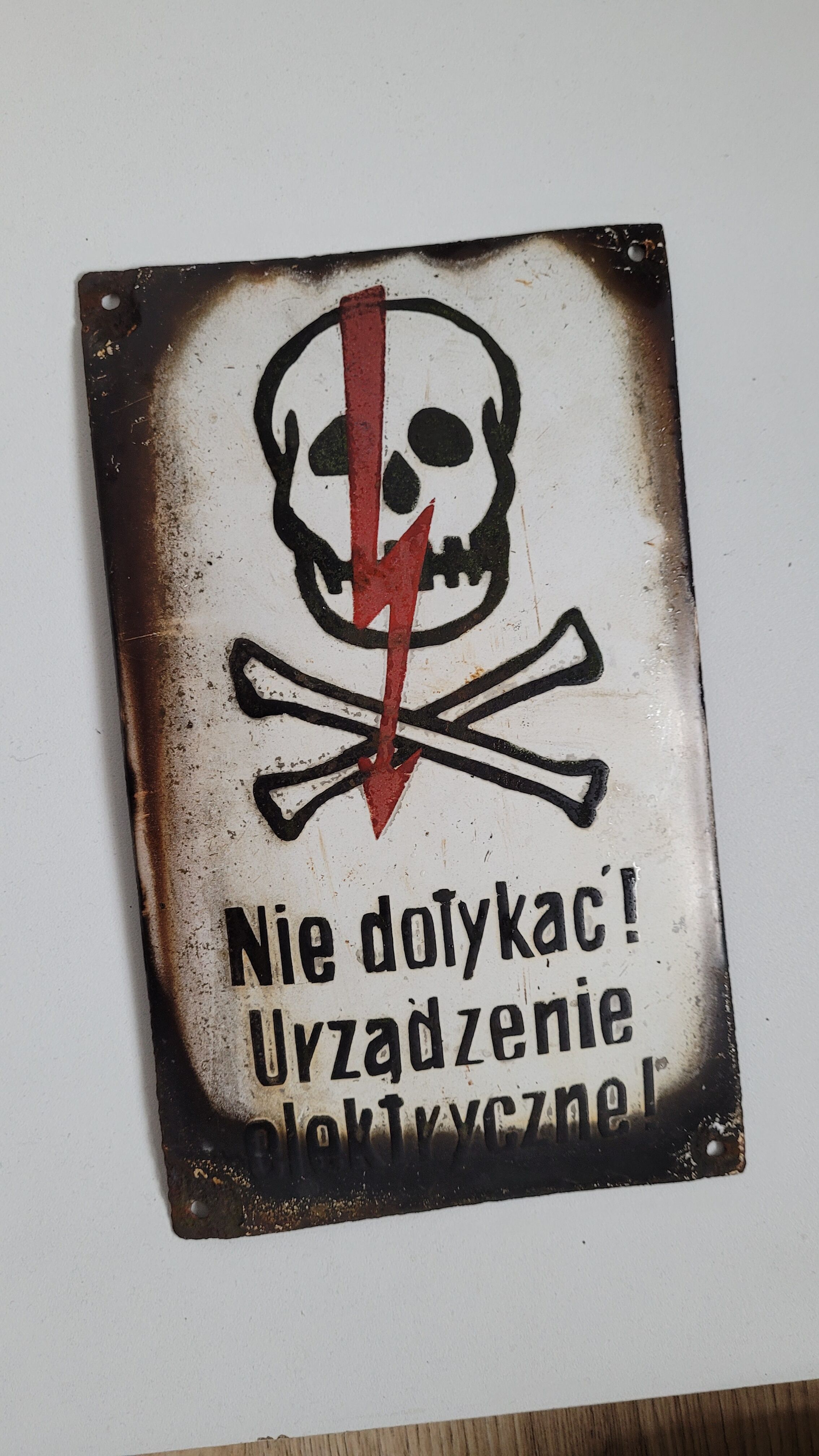 Skull 1 straight flash enamel plate