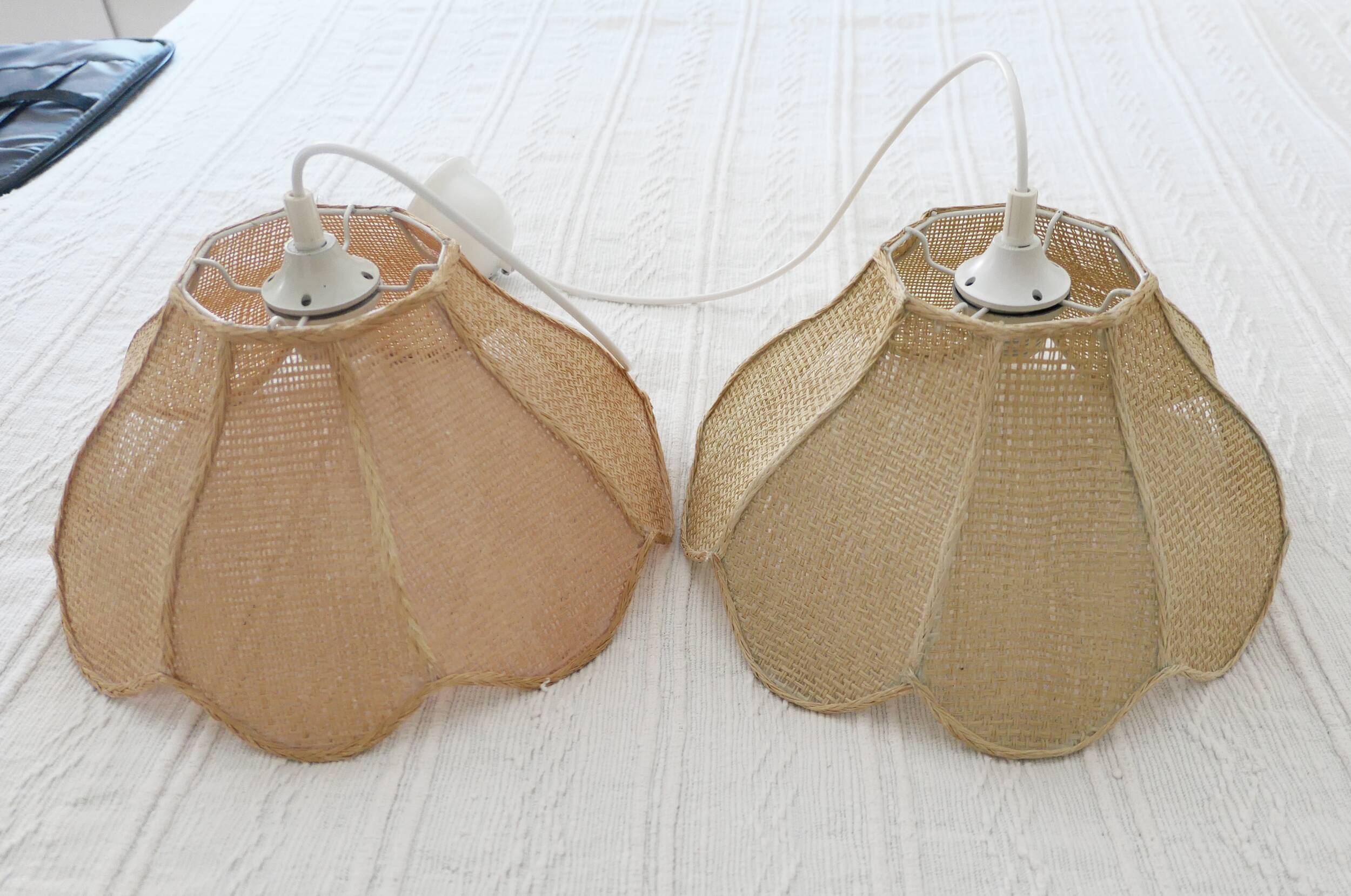 2 "flower" suspensions in vintage 1970s natural fibre.